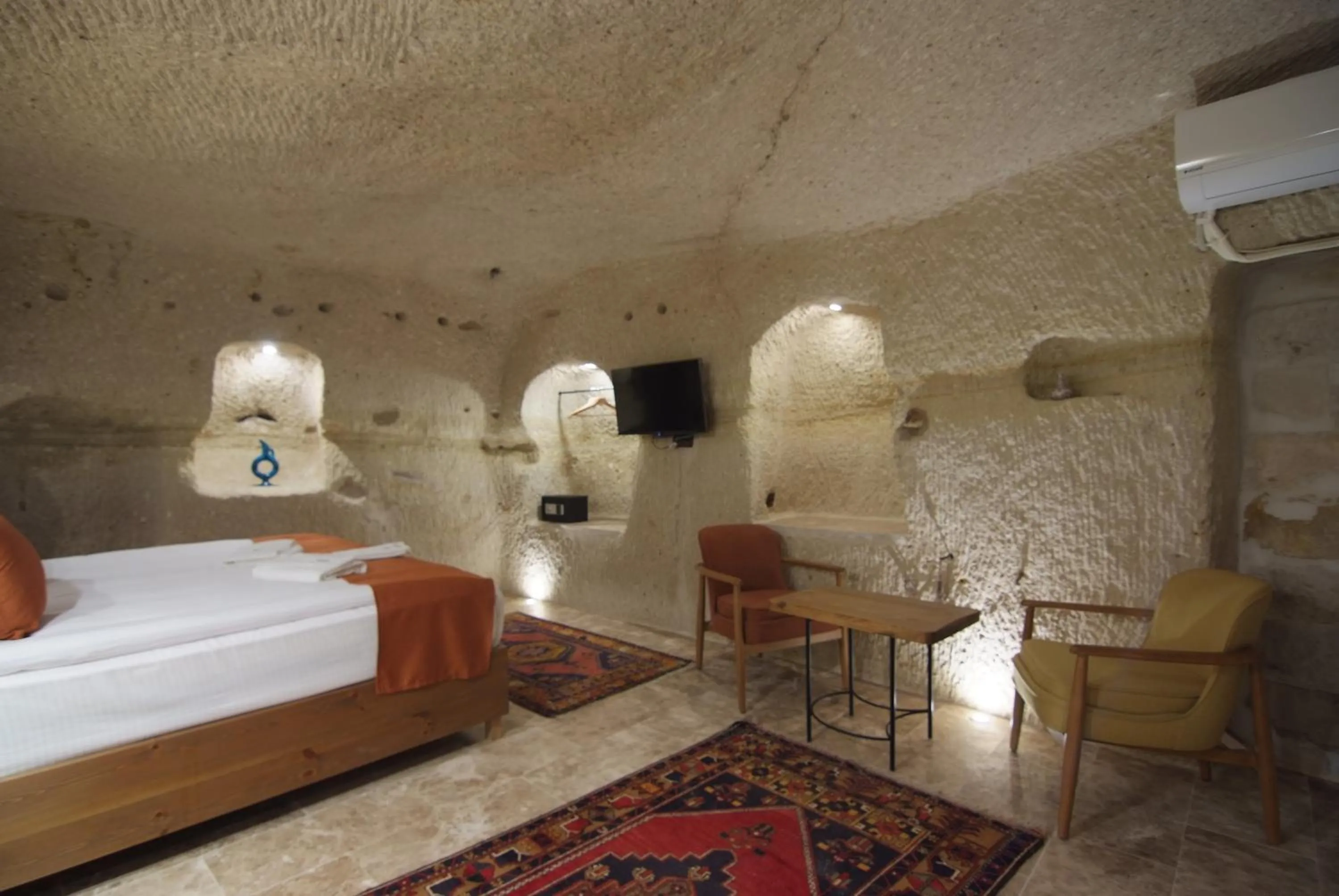 Standard Double Room in Peruna Cave