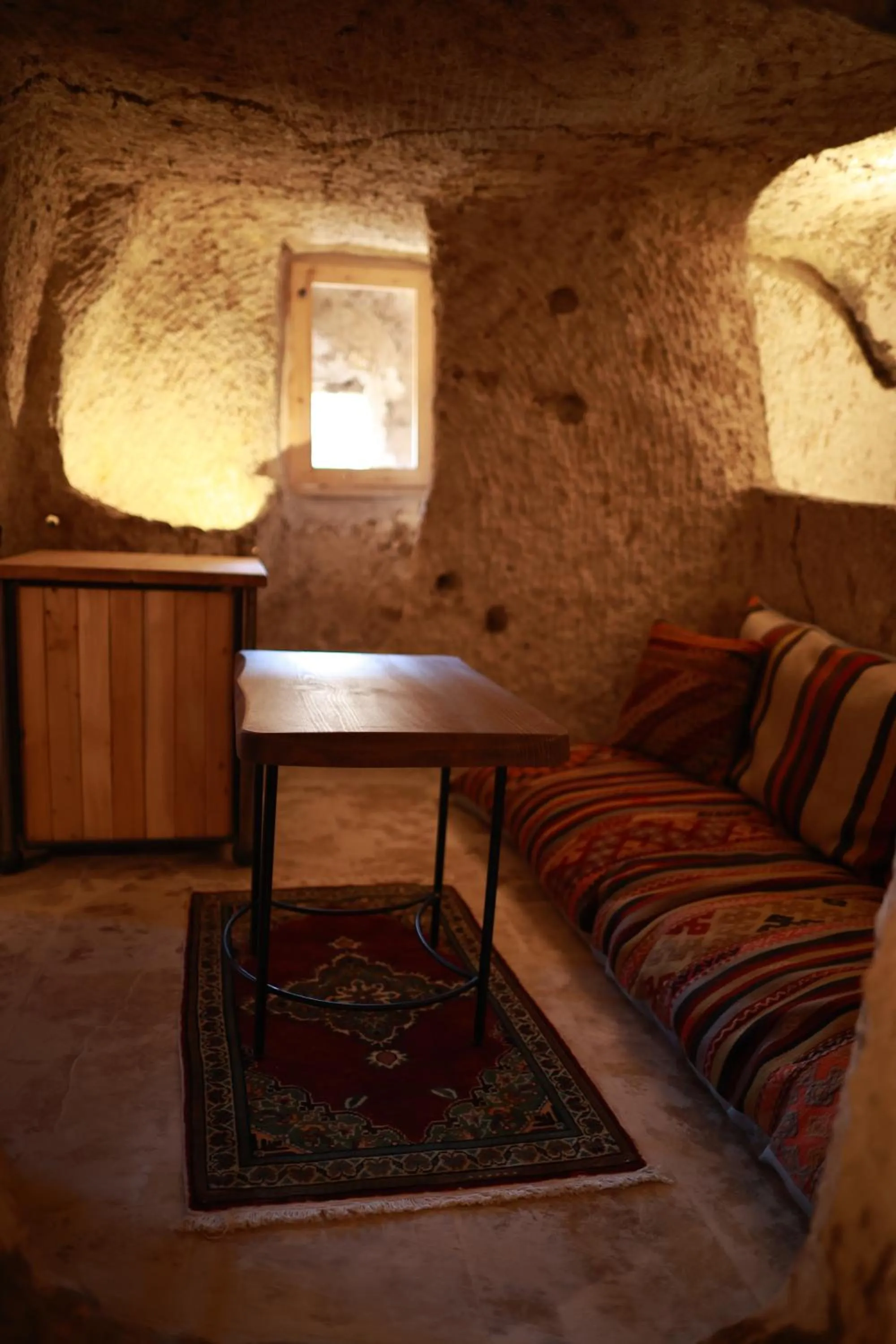 Living room in Peruna Cave