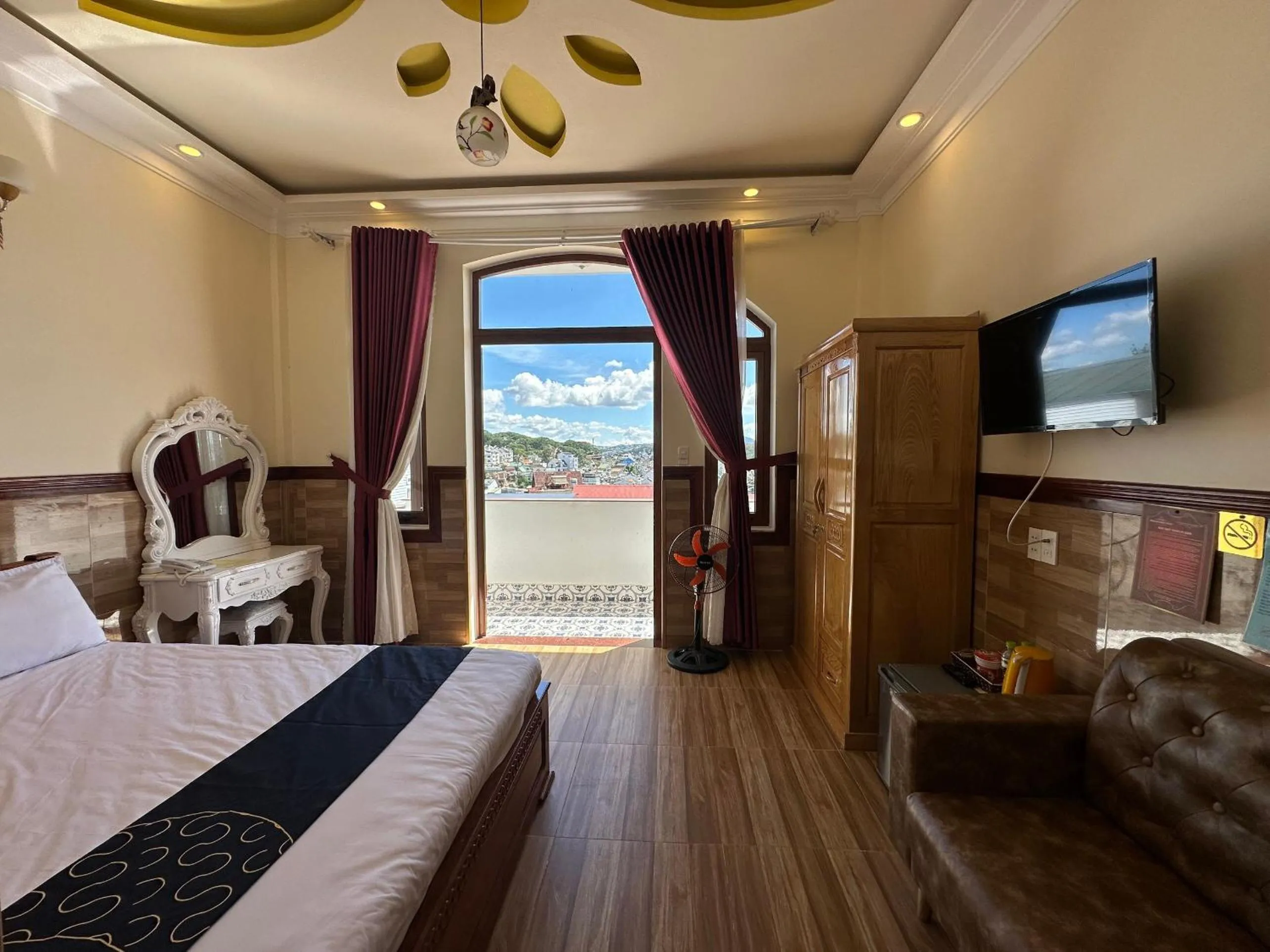 Bedroom in Capital O 1198 Dinh Loan Hotel