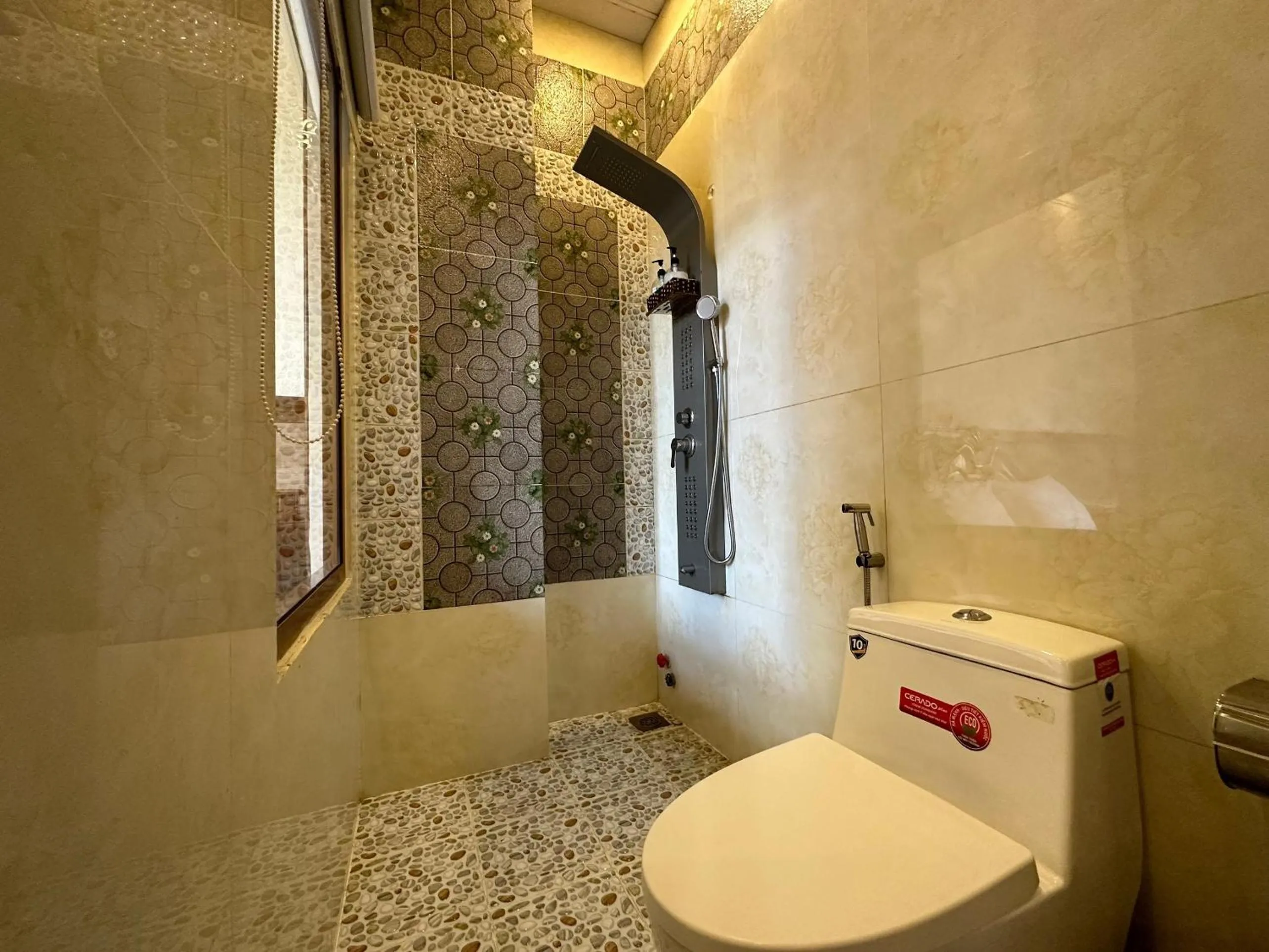 Bathroom in Capital O 1198 Dinh Loan Hotel