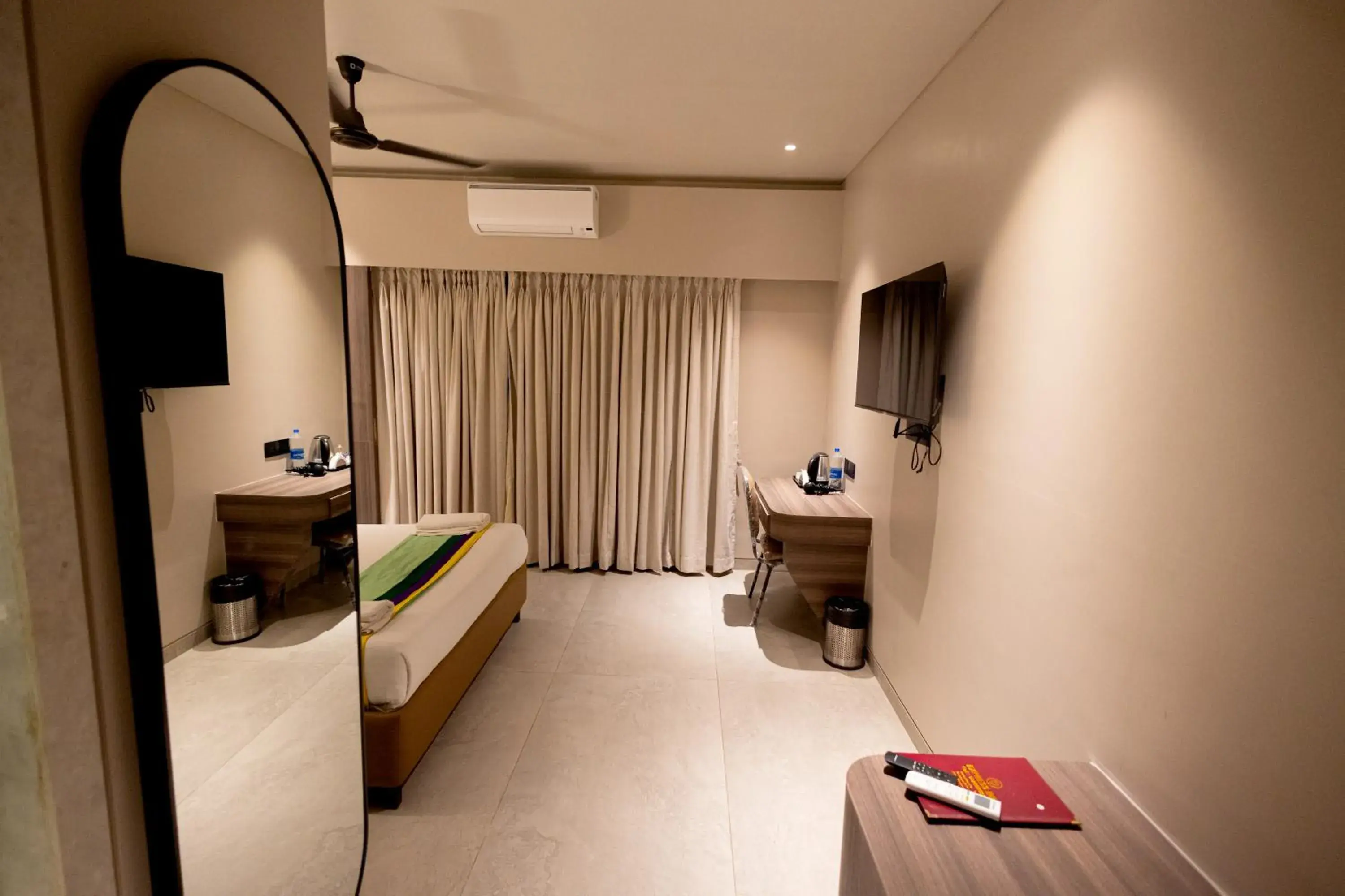 Bed in HOTEL GOLDEN TULIPZ Bed in HOTEL GOLDEN TULIPZ