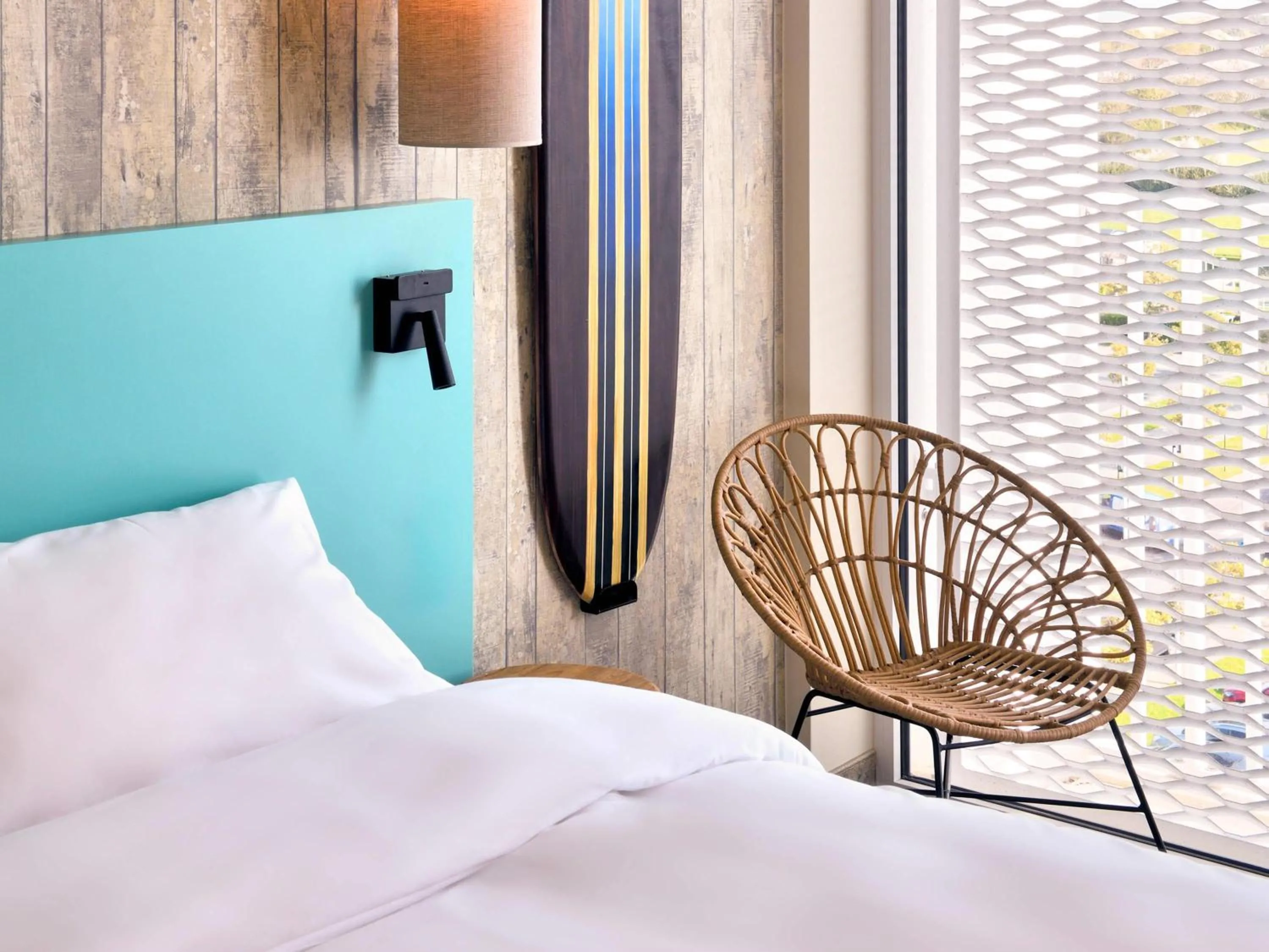 Bedroom, Bed in ibis Styles Bredene