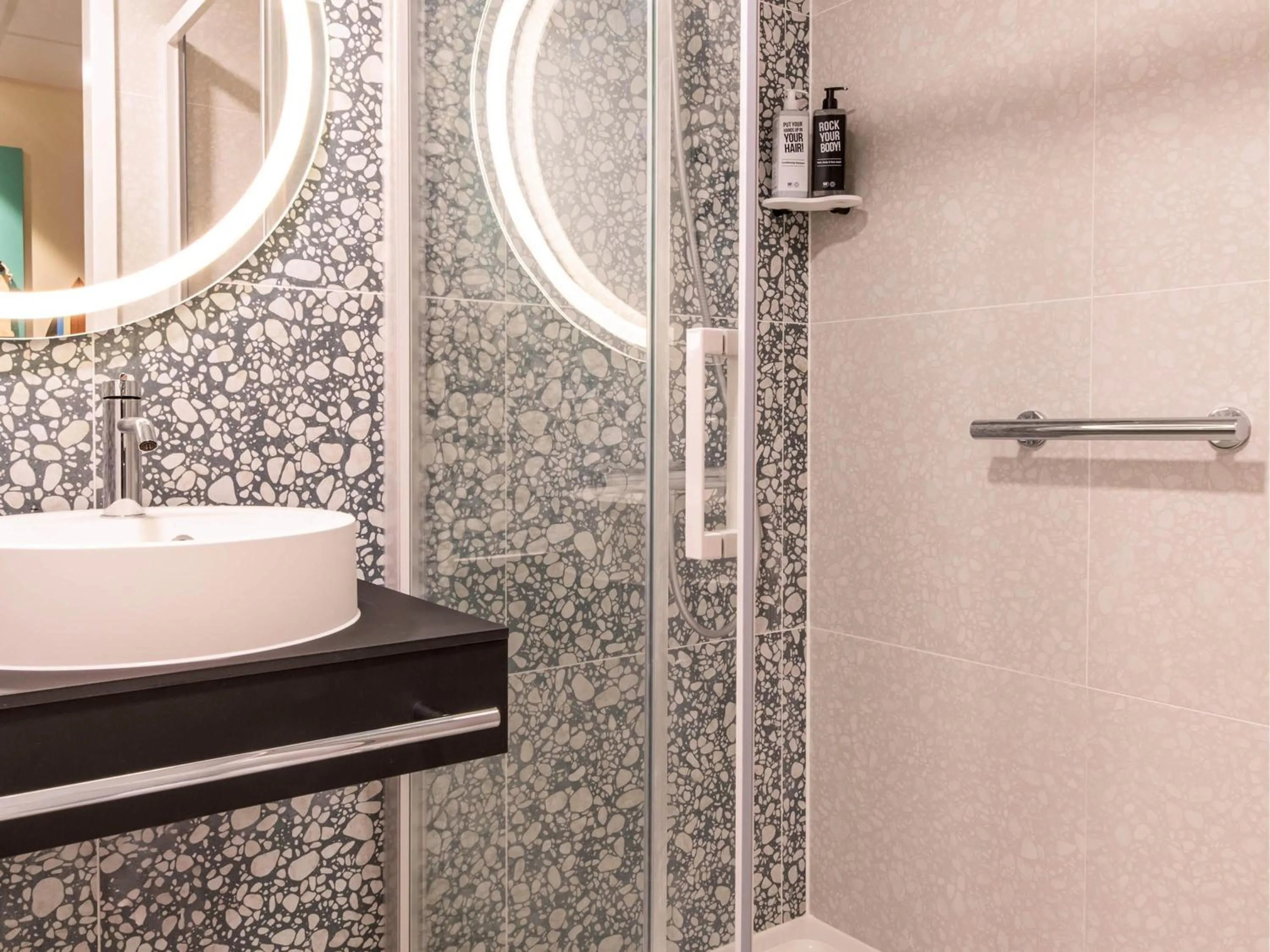 Bedroom in ibis Styles Bredene