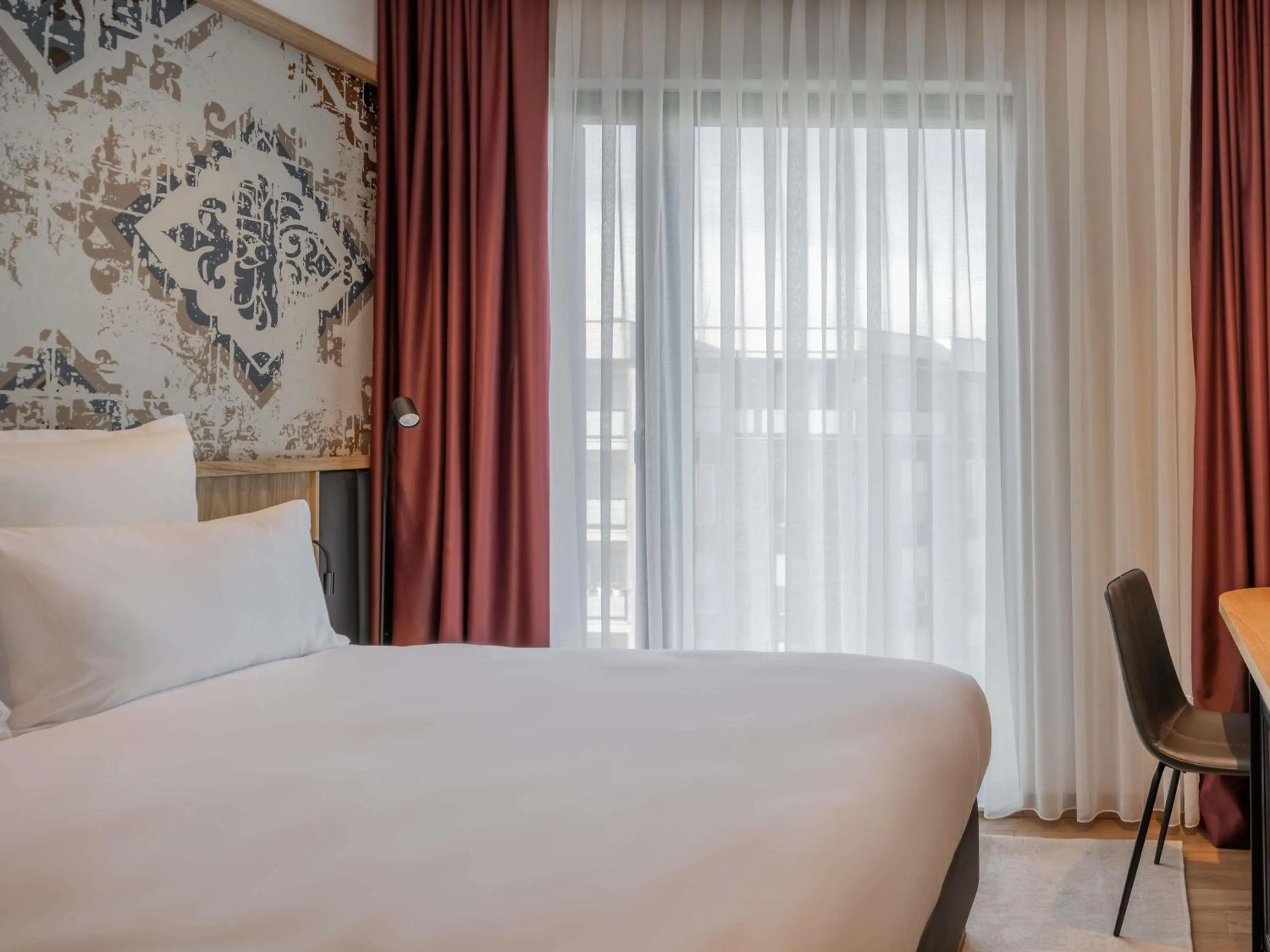 Bedroom, Bed in Mercure Prishtina City