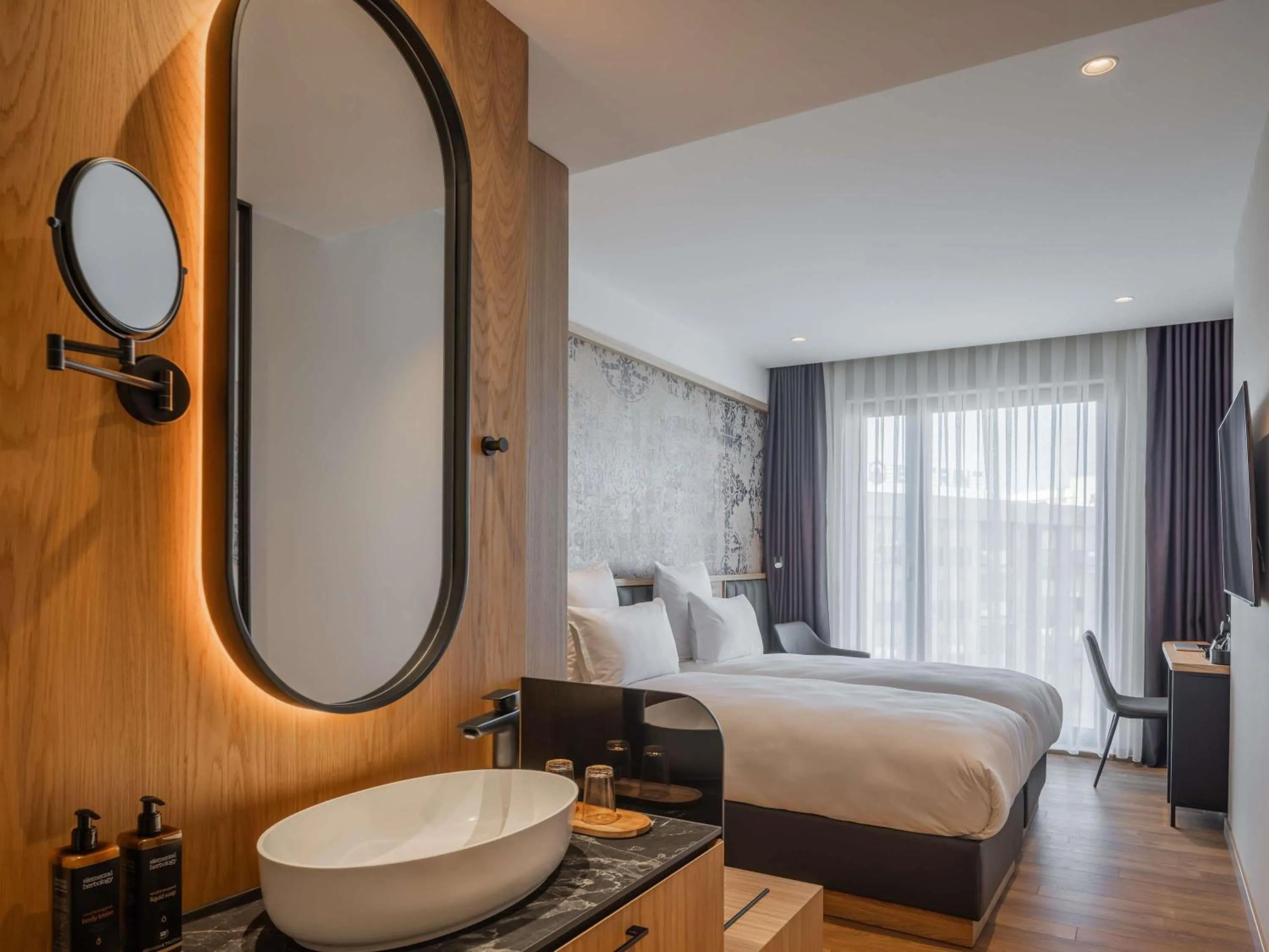 Bedroom, Bed in Mercure Prishtina City