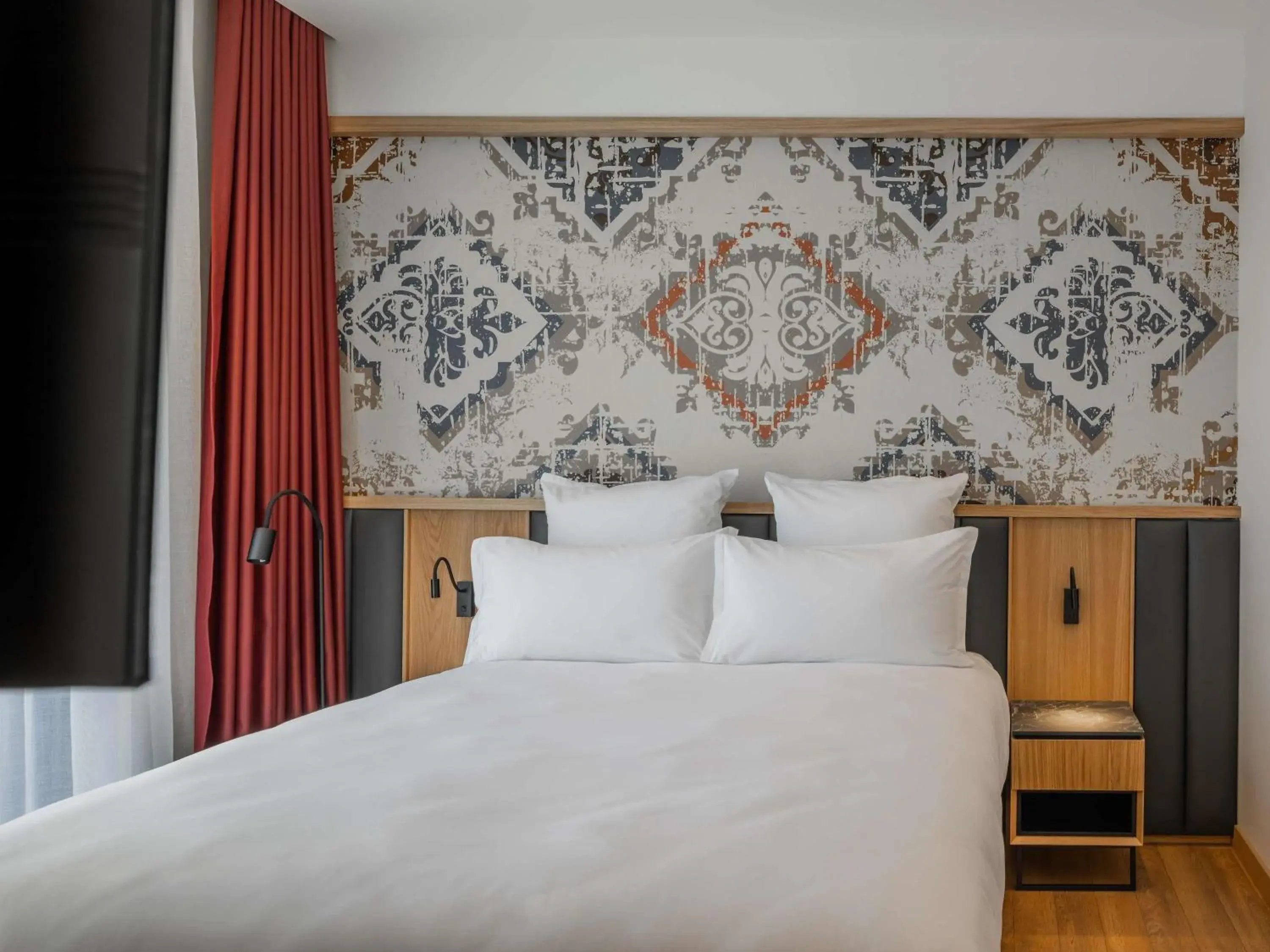 Privilege Room with One Double Bed and Sofa - single occupancy in Mercure Prishtina City Privilege Room with One Double Bed and Sofa - single occupancy in Mercure Prishtina City