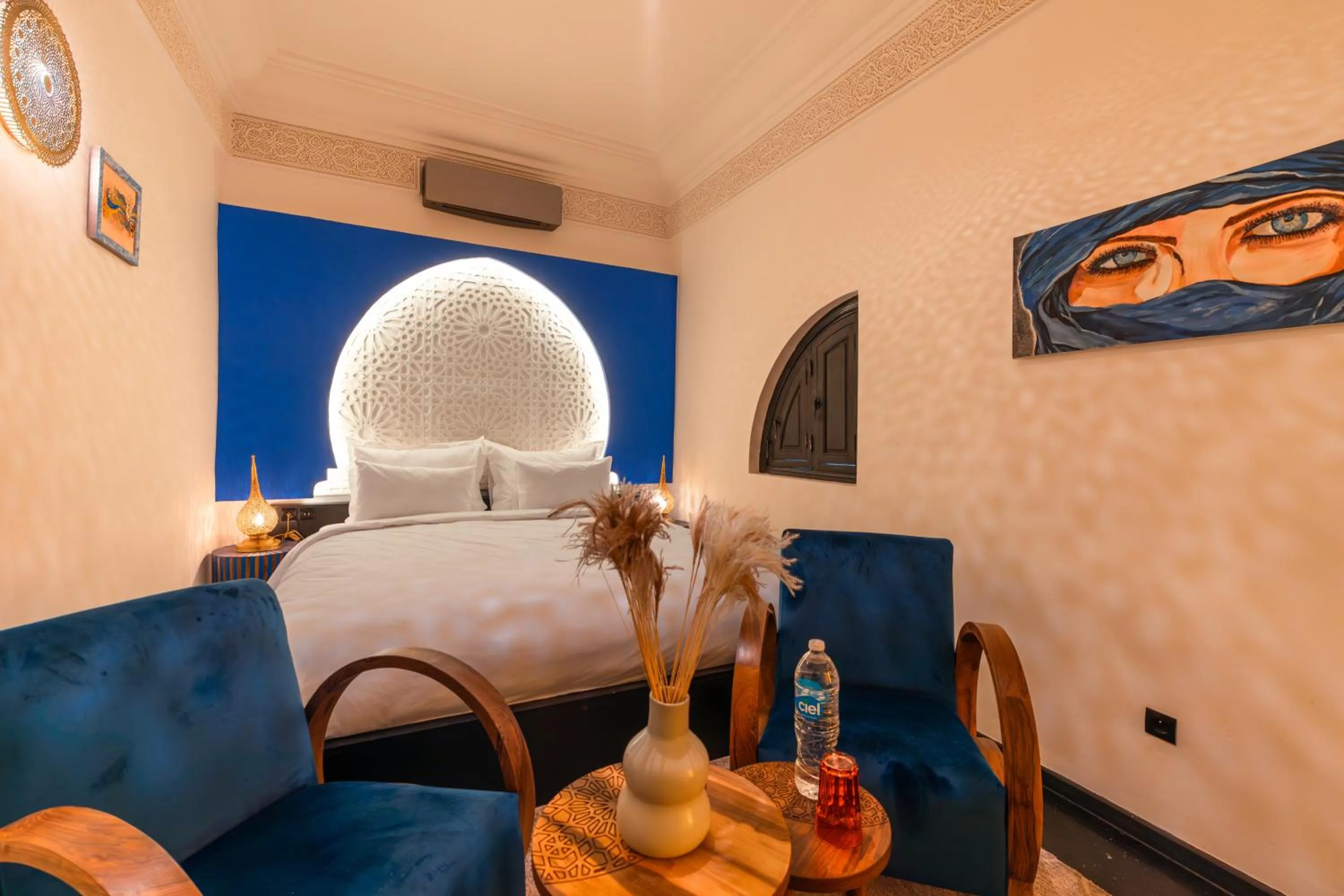 Bed in Riad L'ECOLE