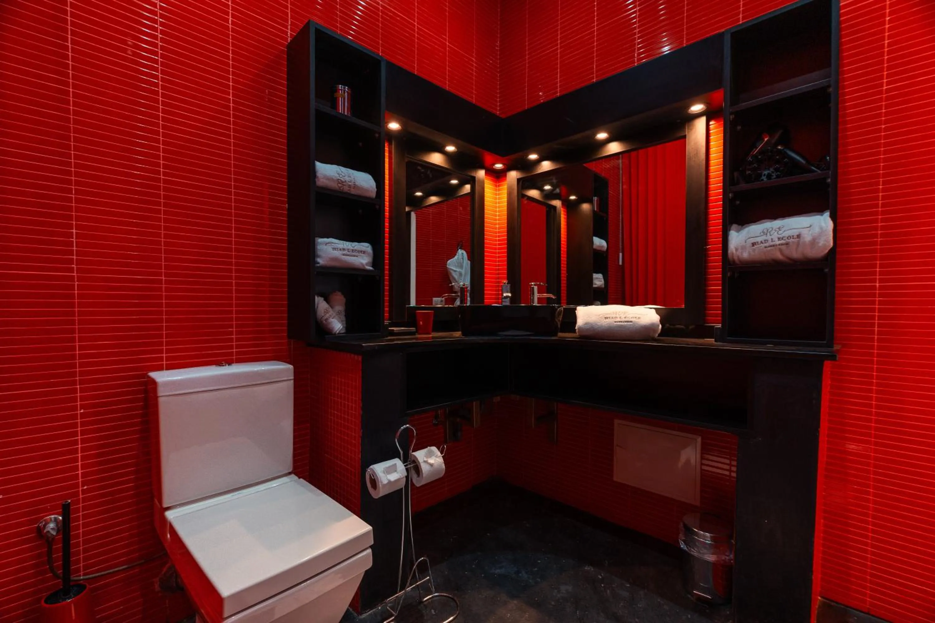 Toilet in Riad L'ECOLE