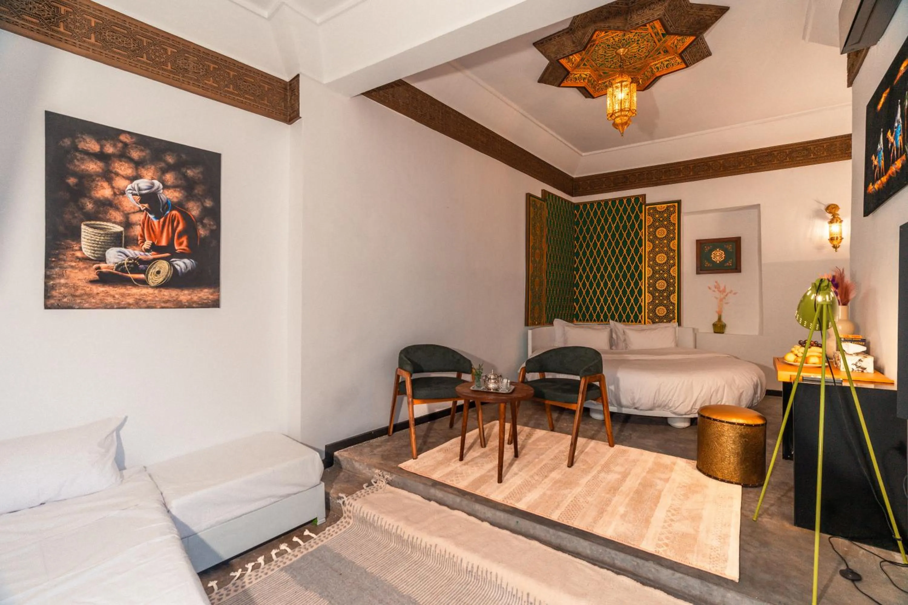Bed in Riad L'ECOLE