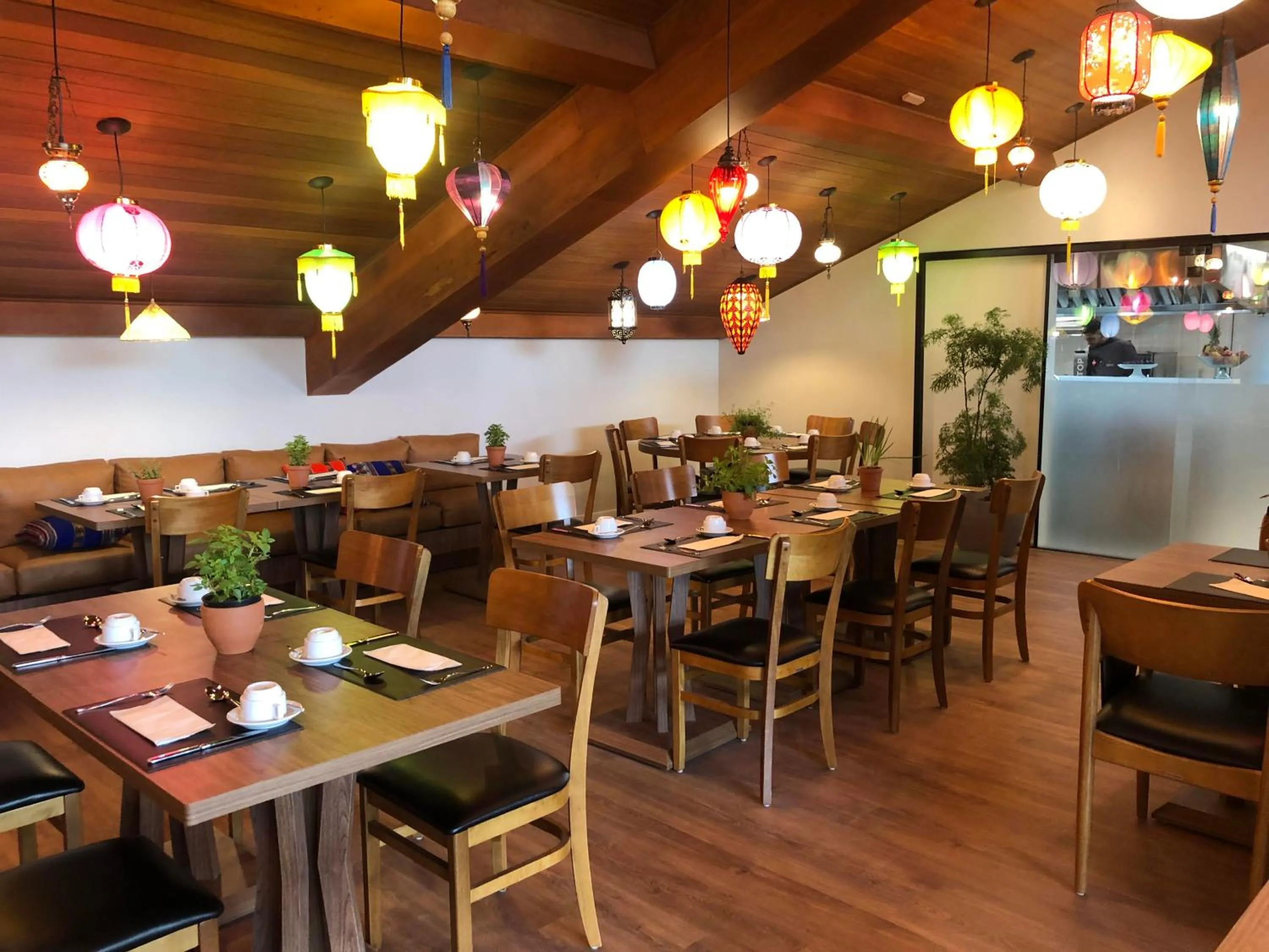 Restaurant/places to eat in Quarto no Wanderlust Experience Hotel