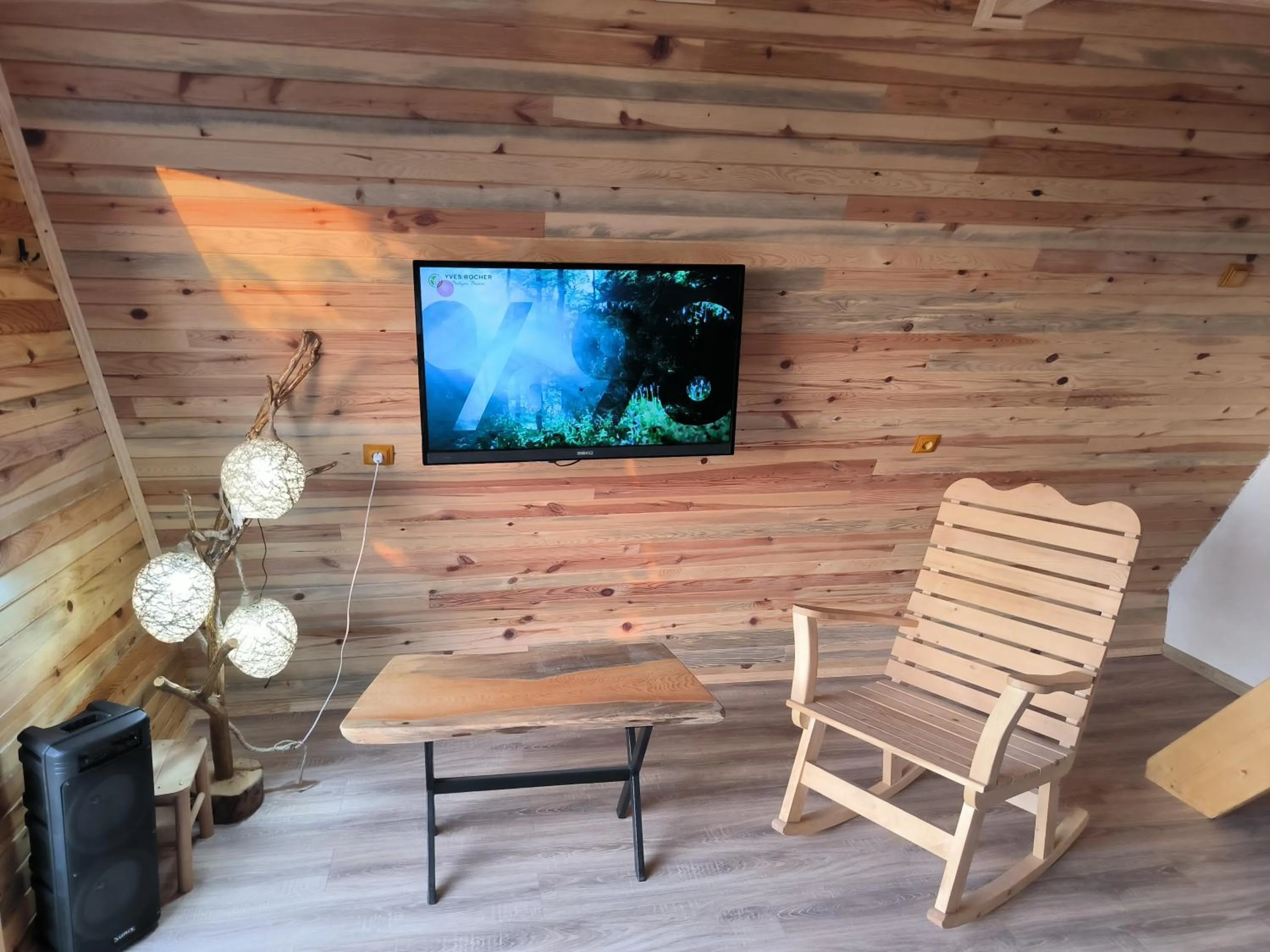 Communal lounge/ TV room in Neyla Suit Bungalow