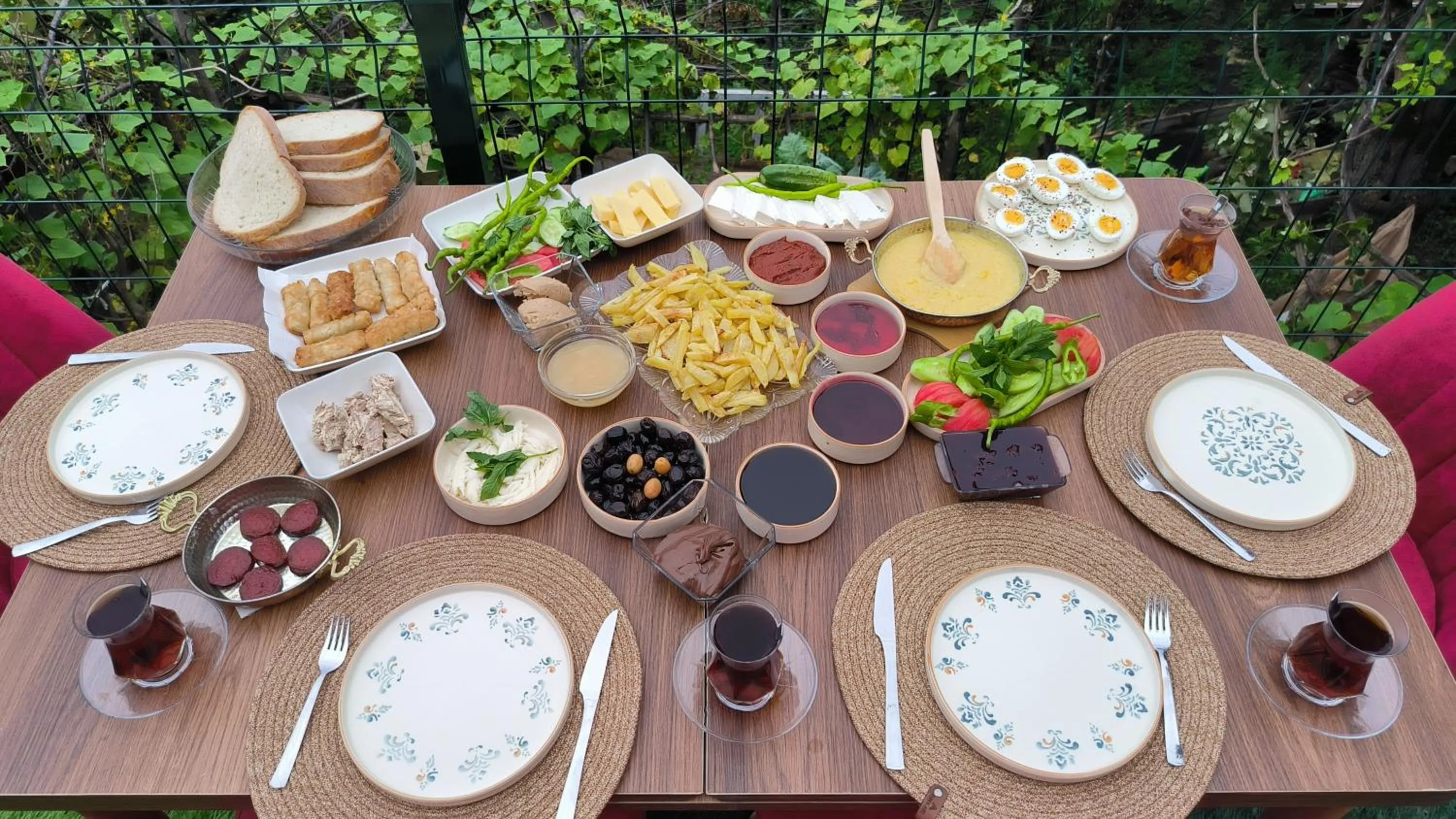 Food and drinks in Neyla Suit Bungalow