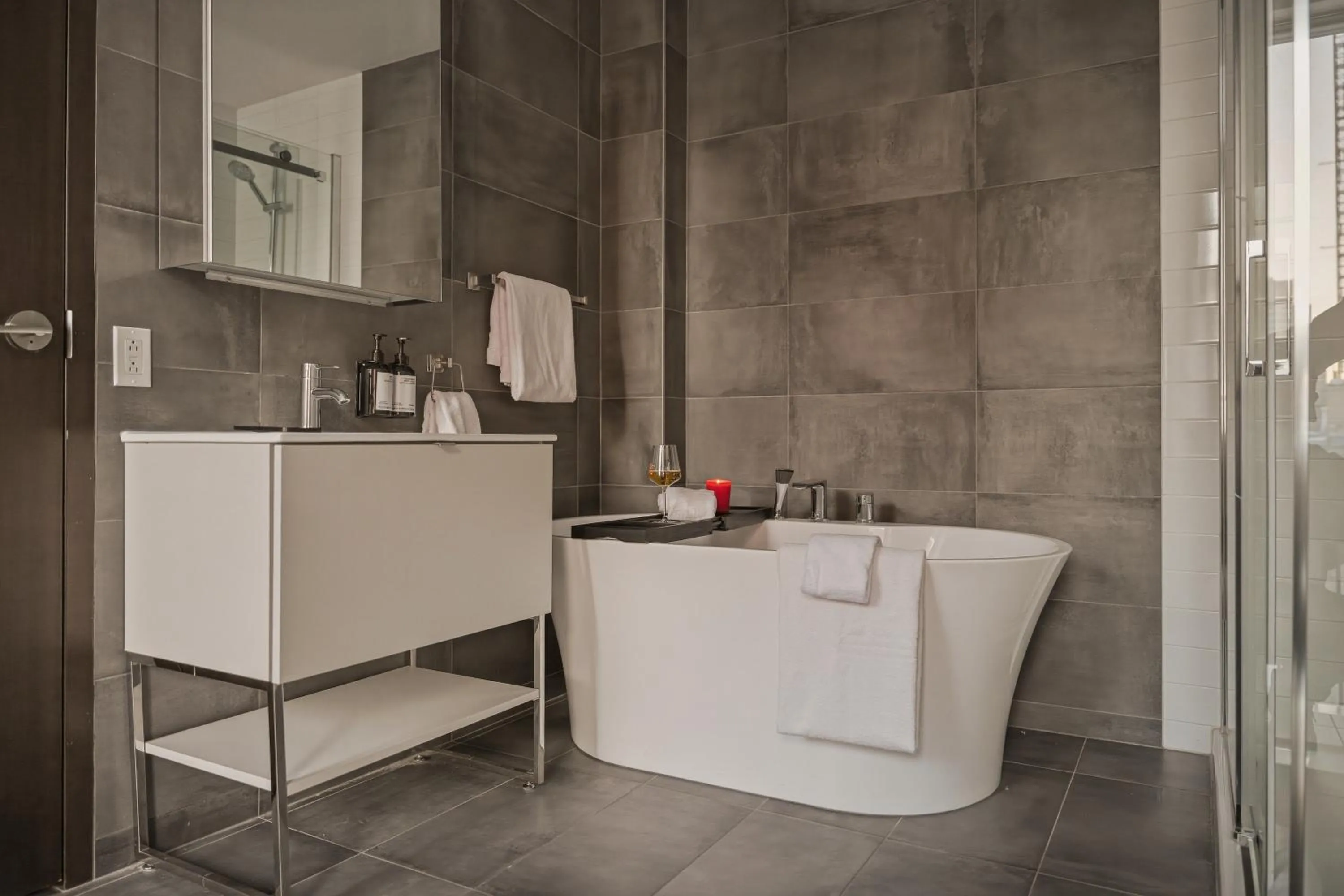 Bathroom in Bresoles Hotel