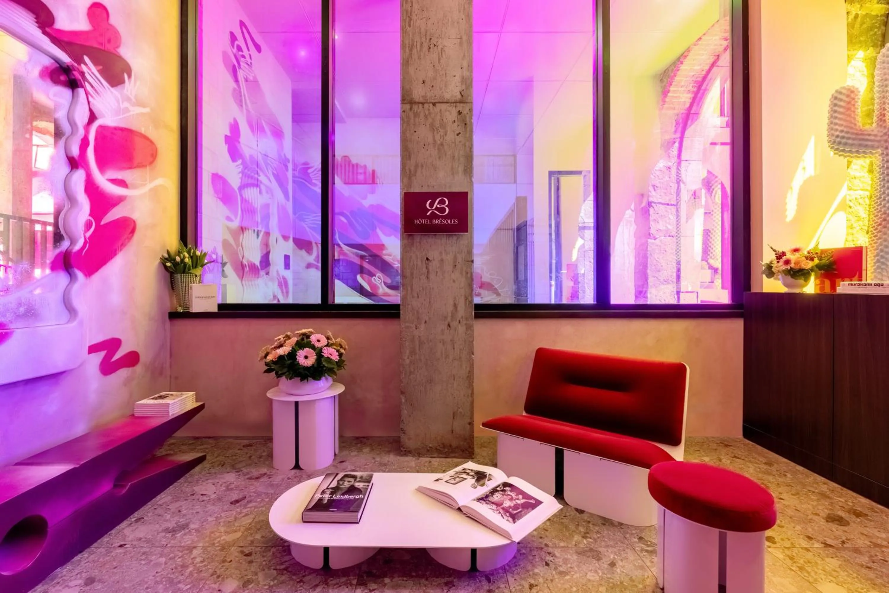 Lobby or reception in Bresoles Hotel