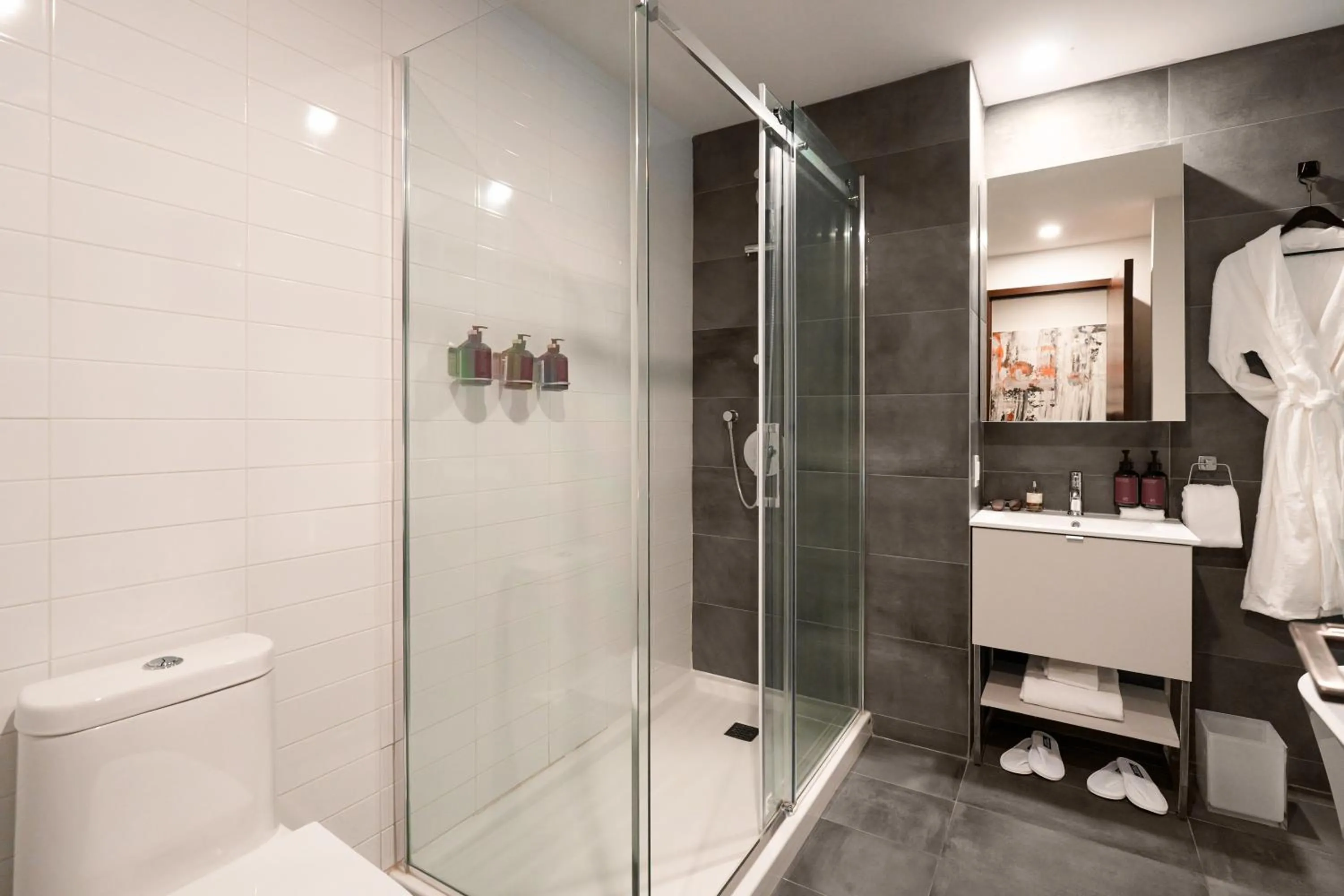 Shower in Bresoles Hotel