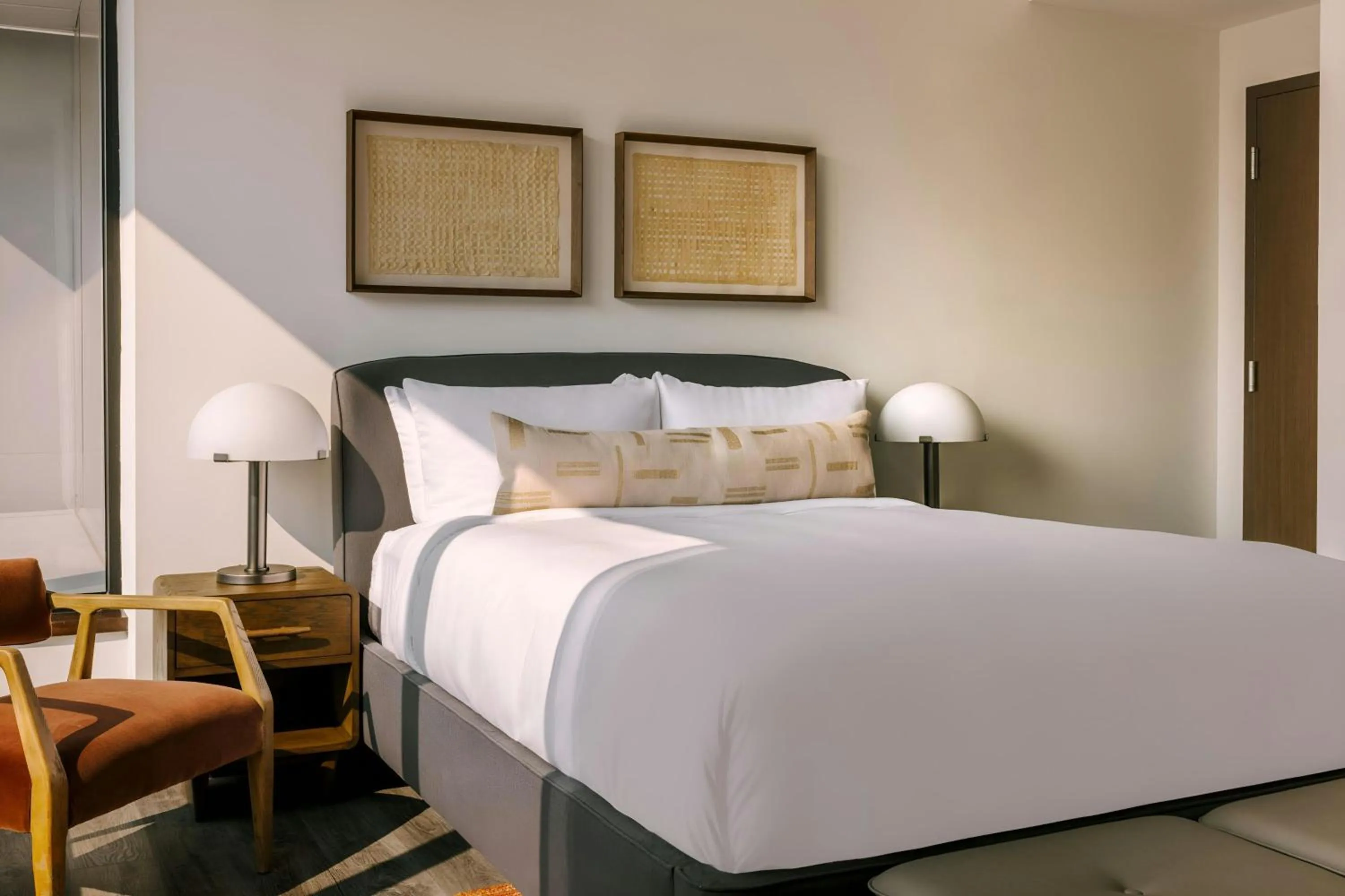 Bedroom, Bed in Sonder by Marriott Bonvoy Lambert Apartments Old Montreal