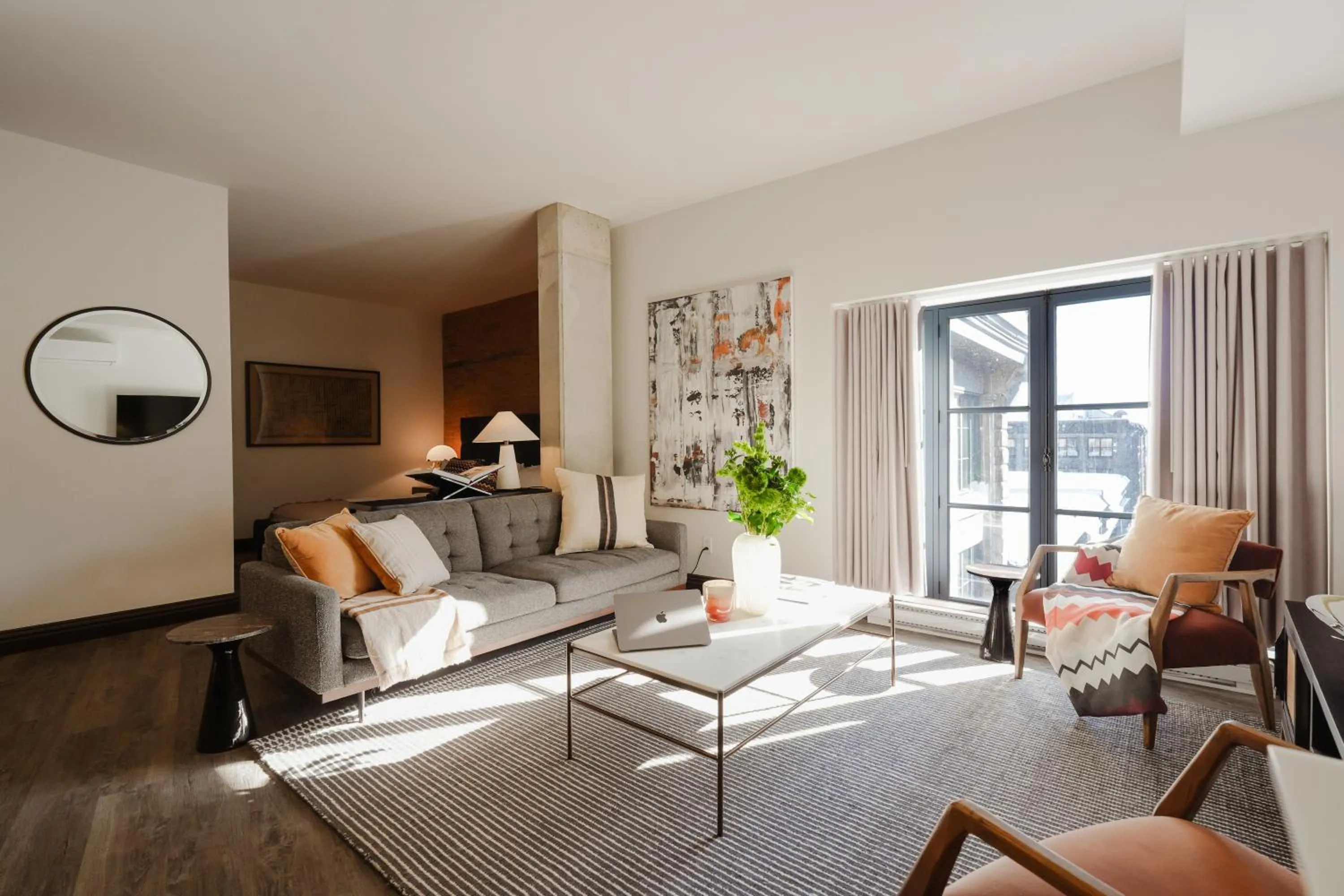Living room in Bresoles Hotel