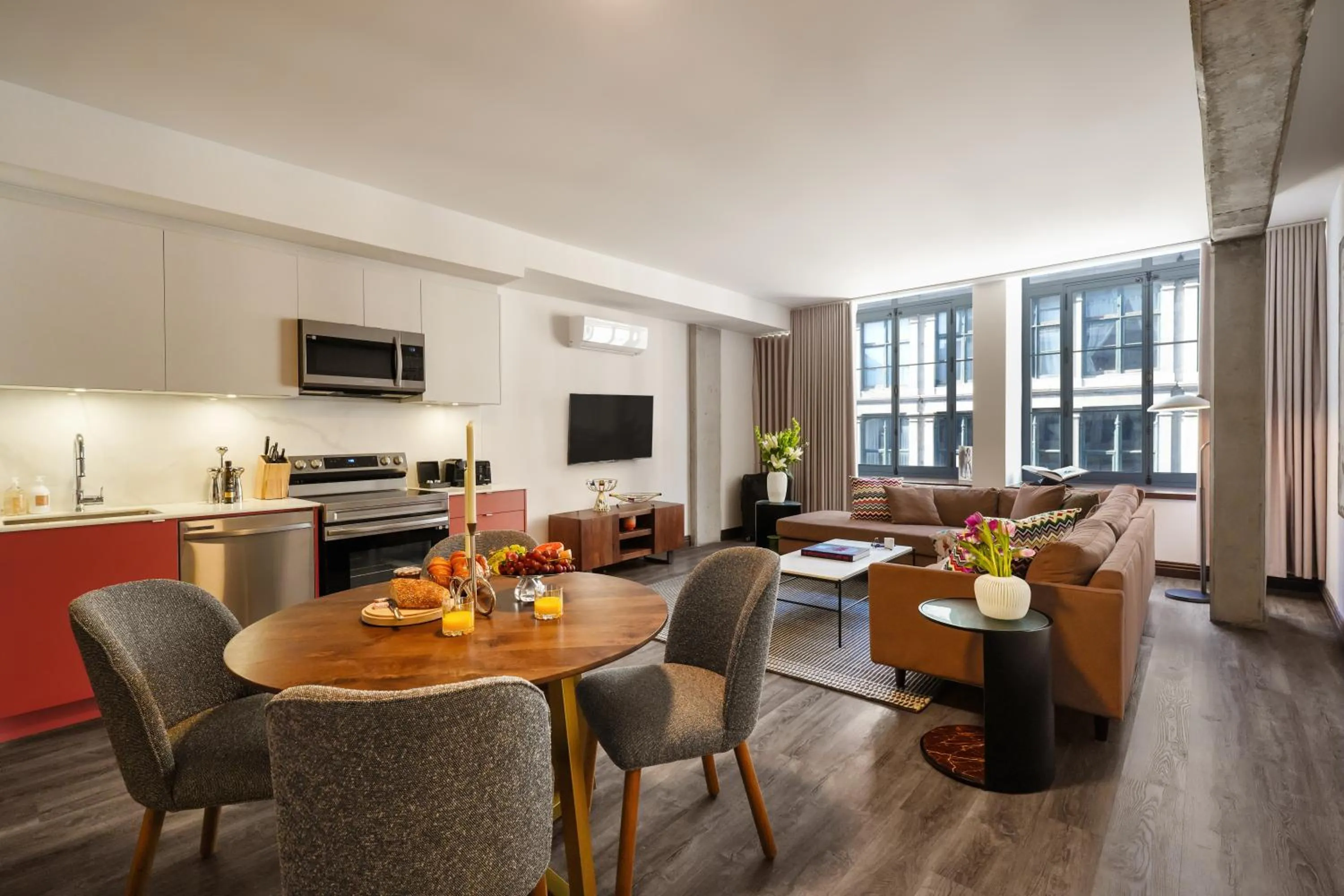 TV and multimedia in Bresoles Hotel