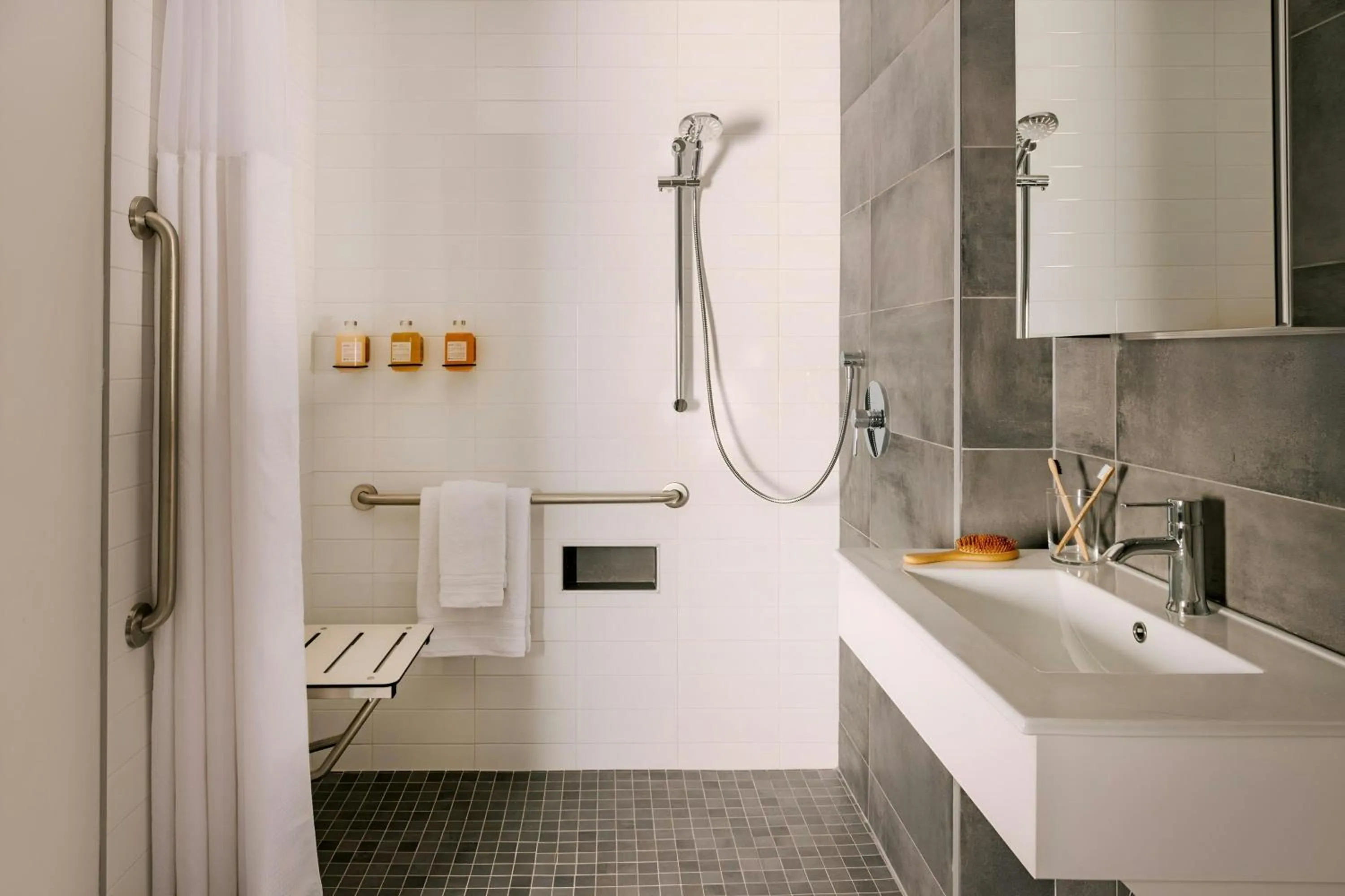 Bathroom in Sonder by Marriott Bonvoy Lambert Apartments Old Montreal