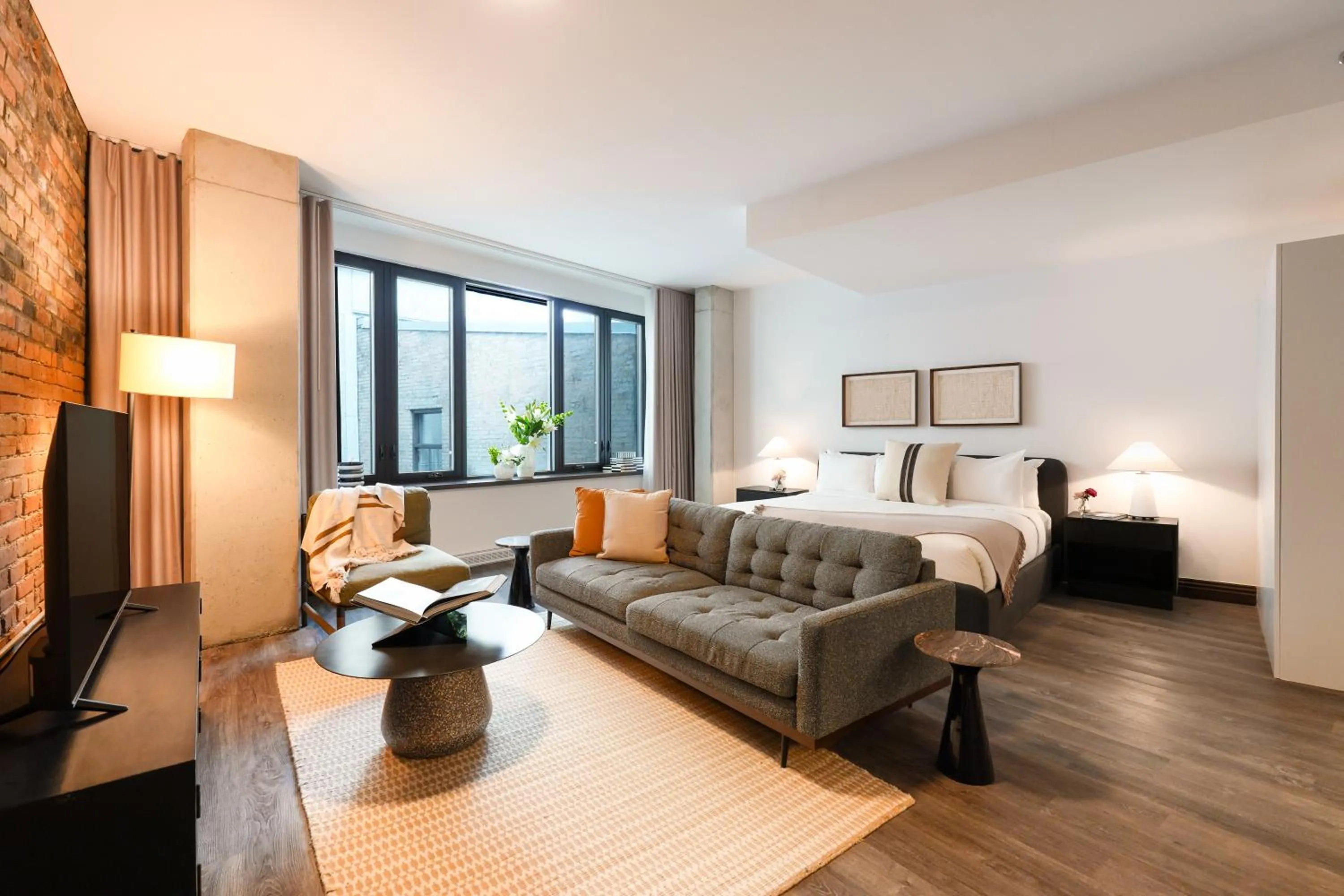 Living room in Bresoles Hotel