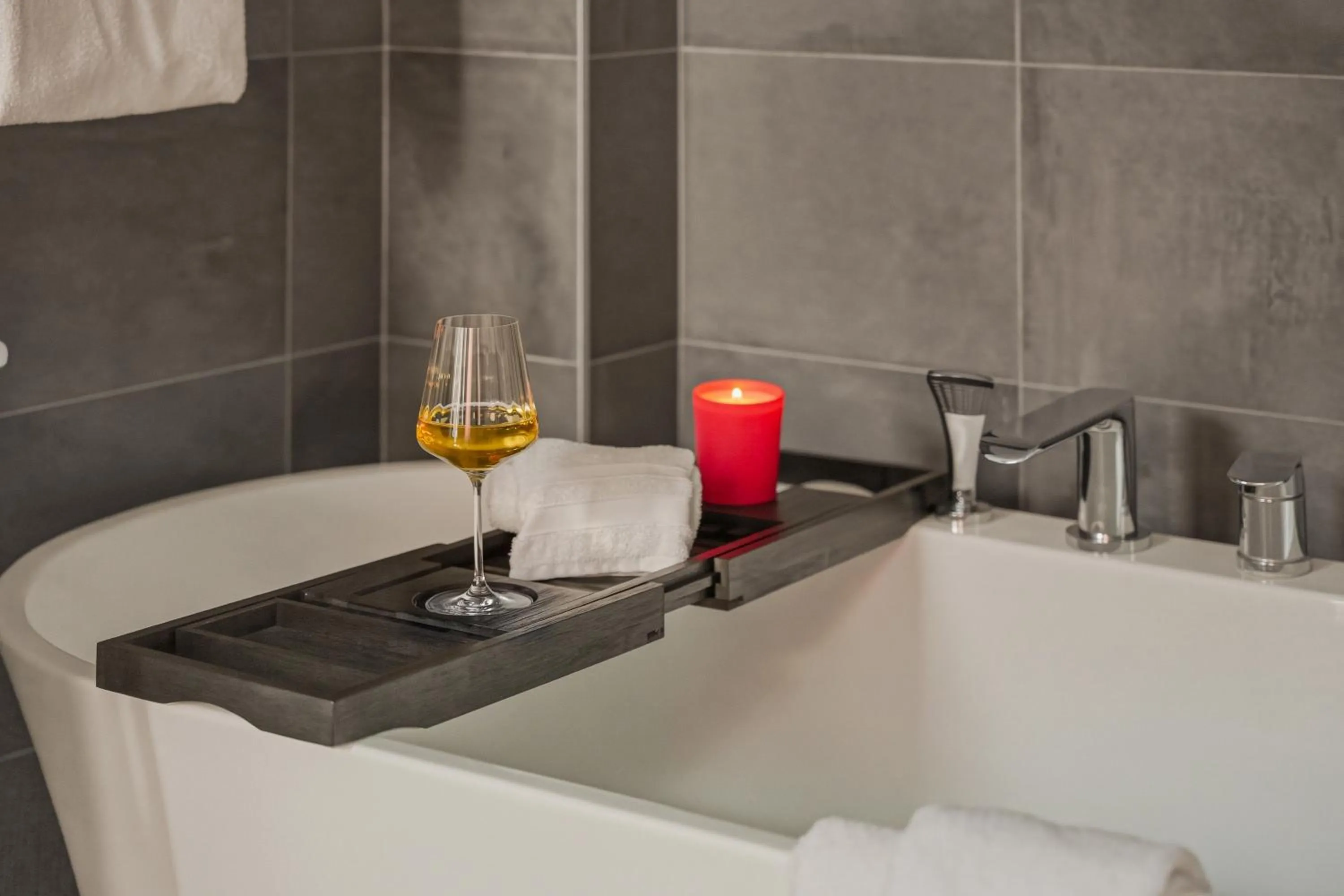 Bathroom in Bresoles Hotel