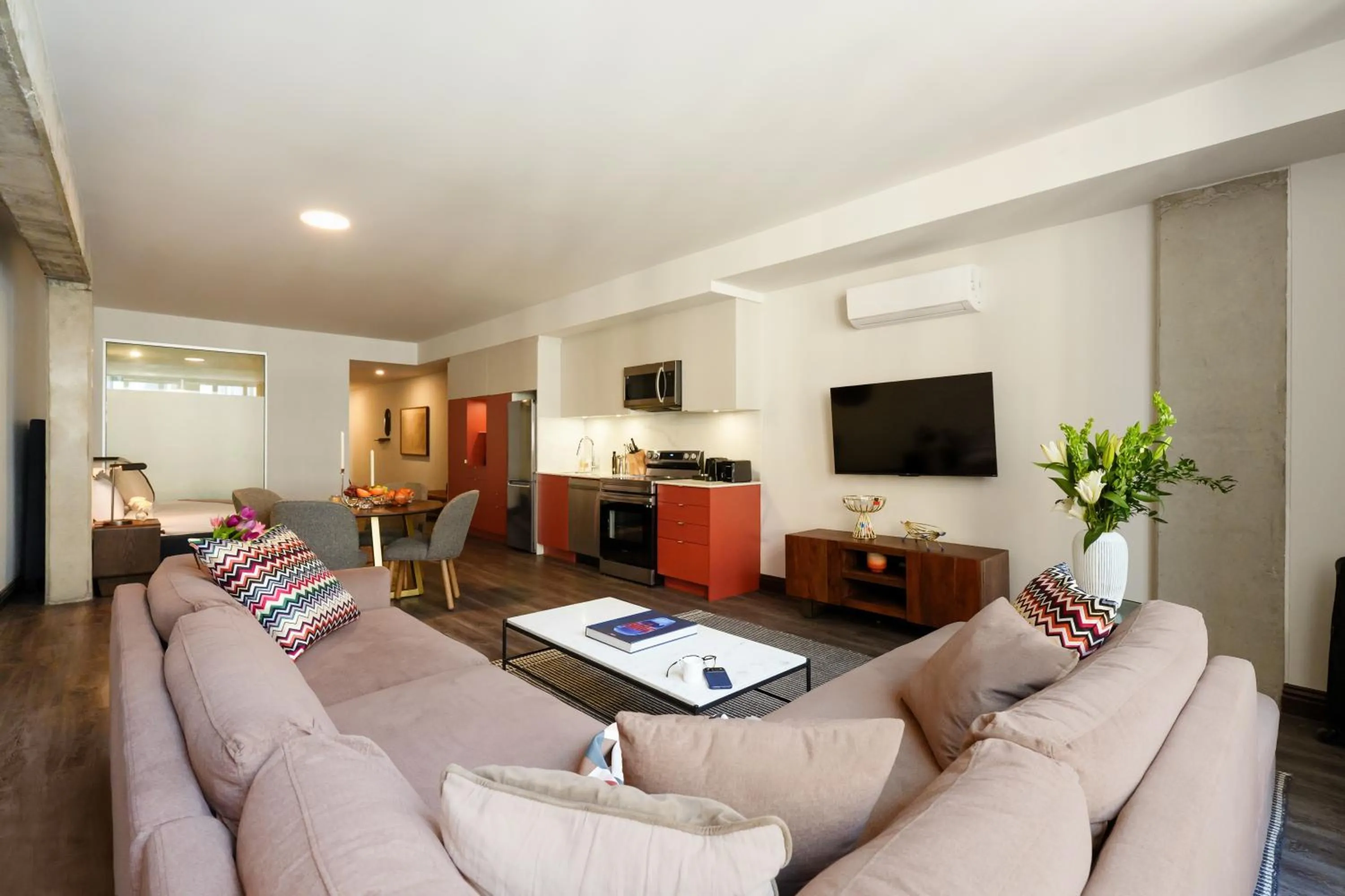 TV and multimedia in Bresoles Hotel