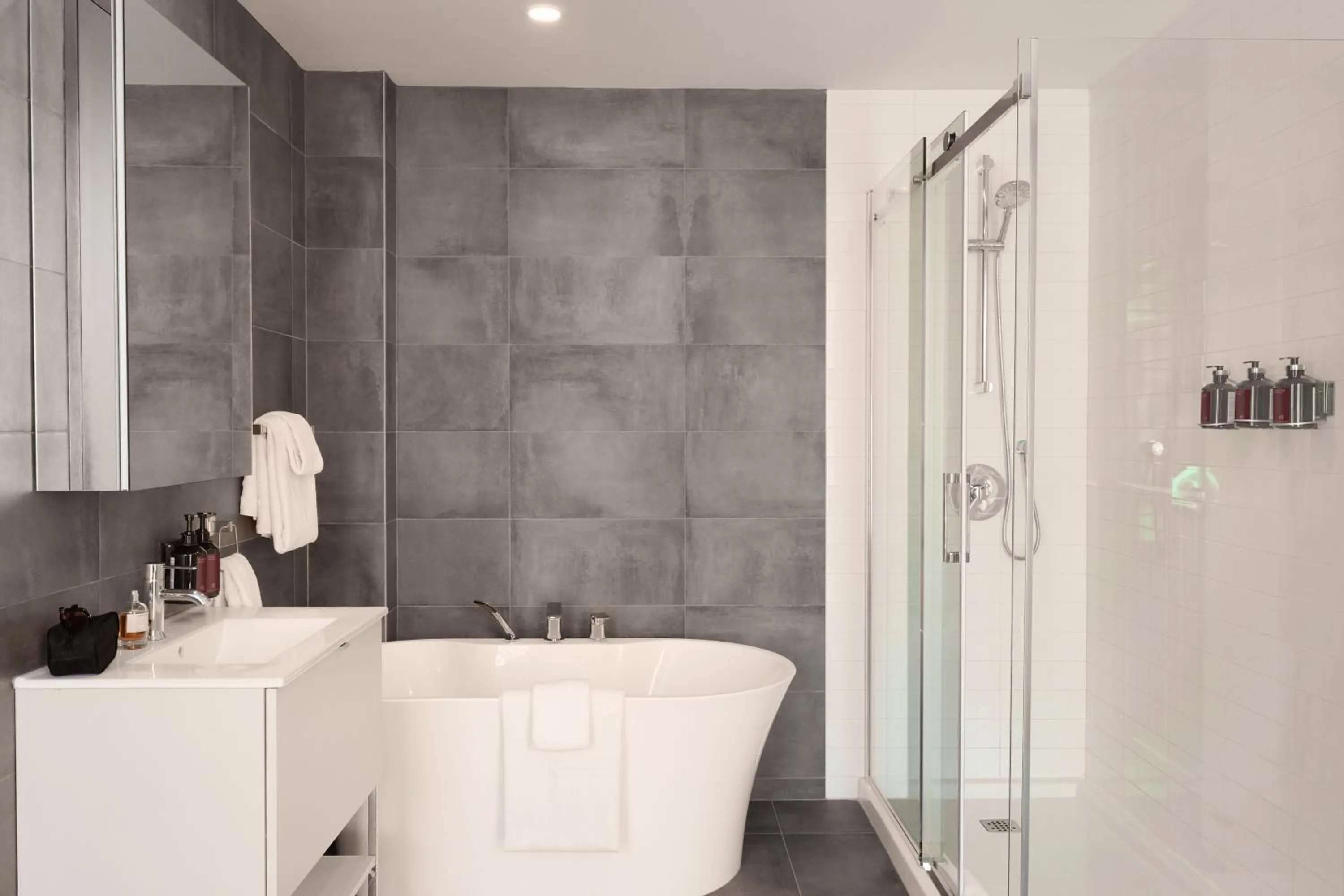 Shower in Bresoles Hotel
