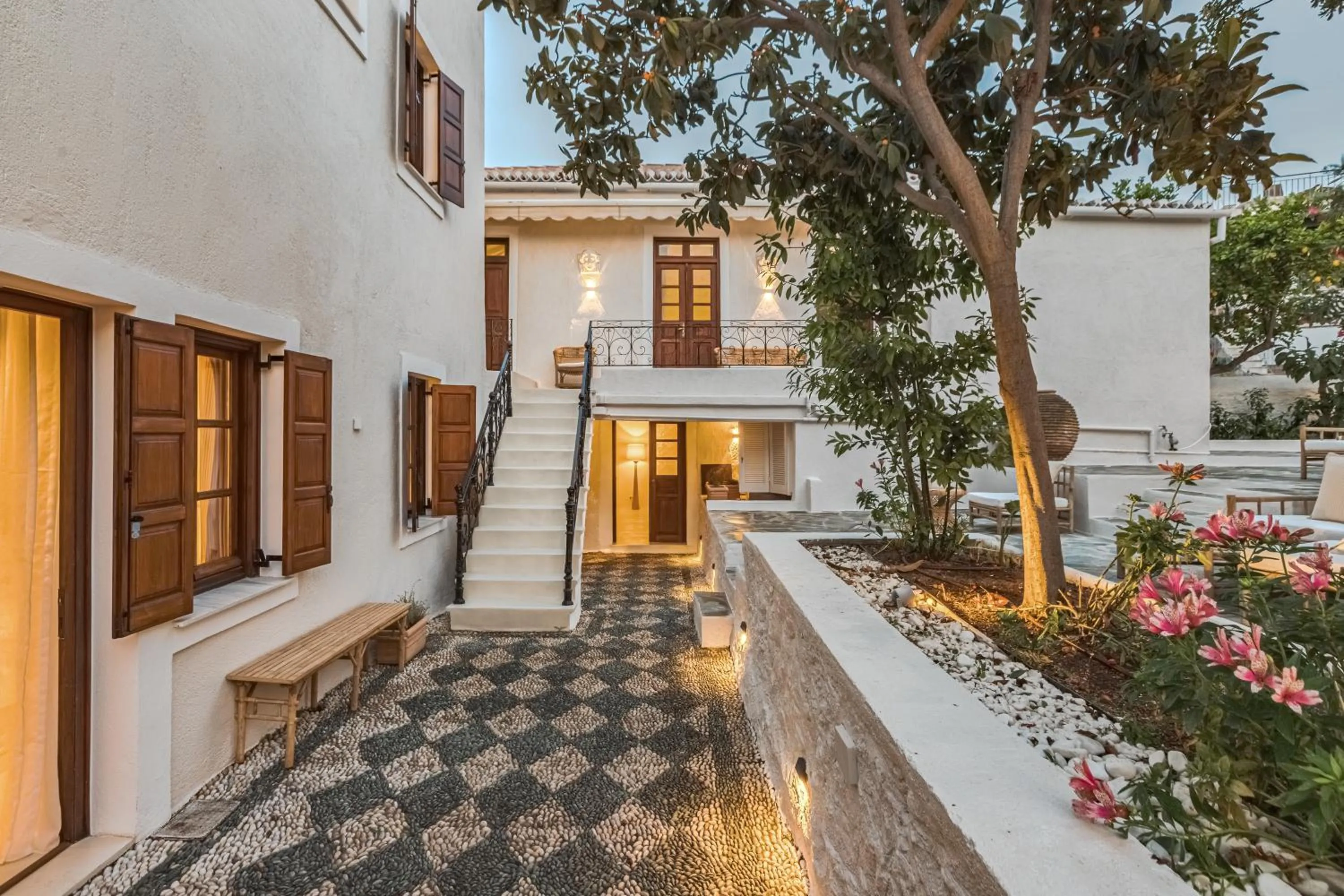 Property building in Teresa Spetses