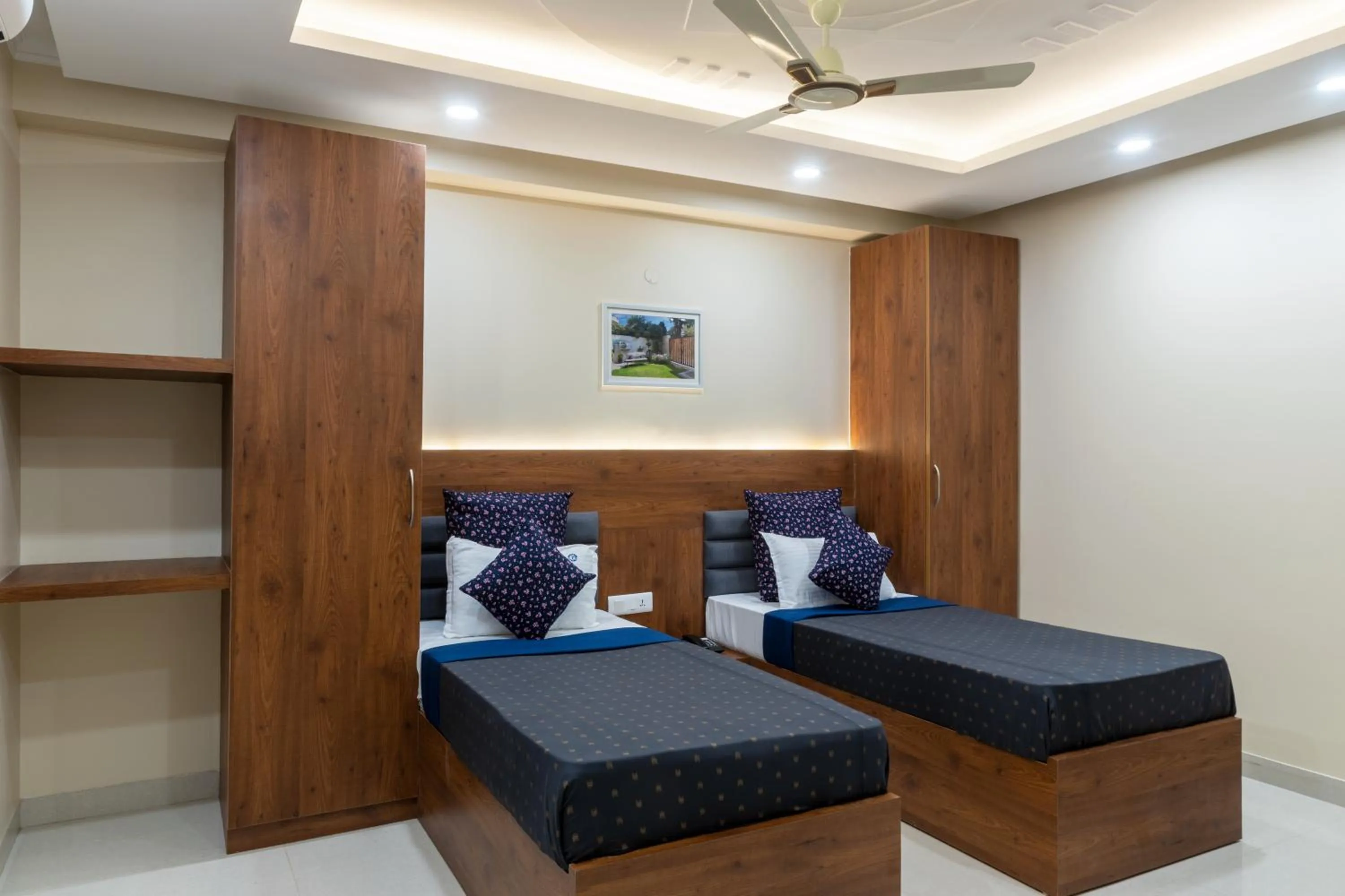 Bedroom, Bed in Perch Arbor Cyber City