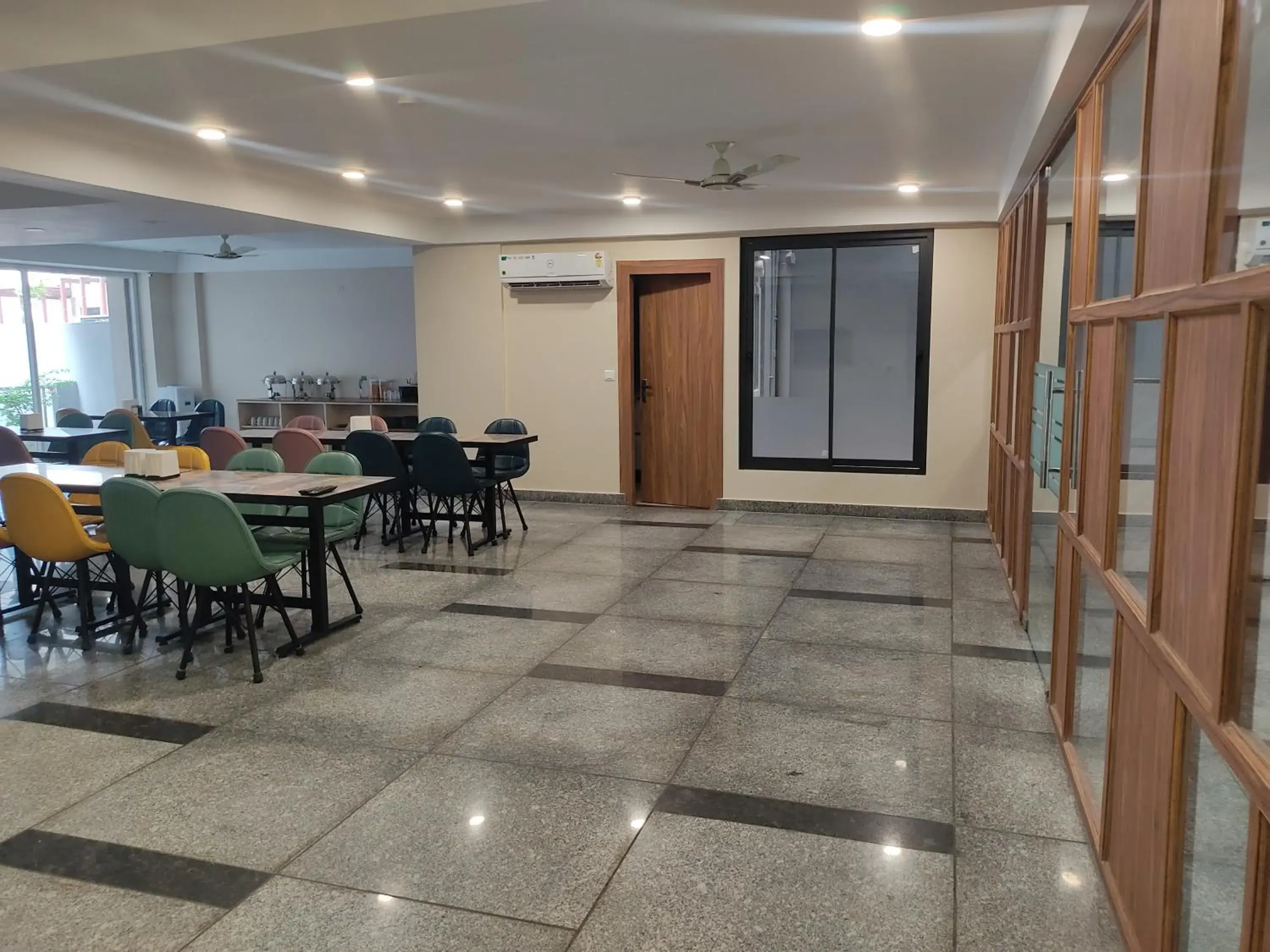 Restaurant/places to eat in Perch Arbor Cyber City Restaurant/places to eat in Perch Arbor Cyber City