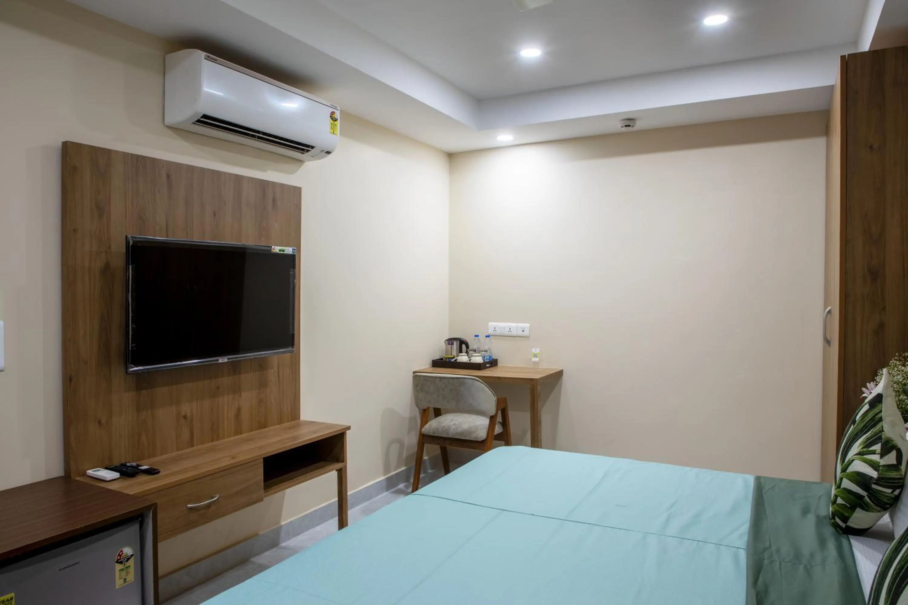 Bedroom, Bed in Perch Arbor Cyber City