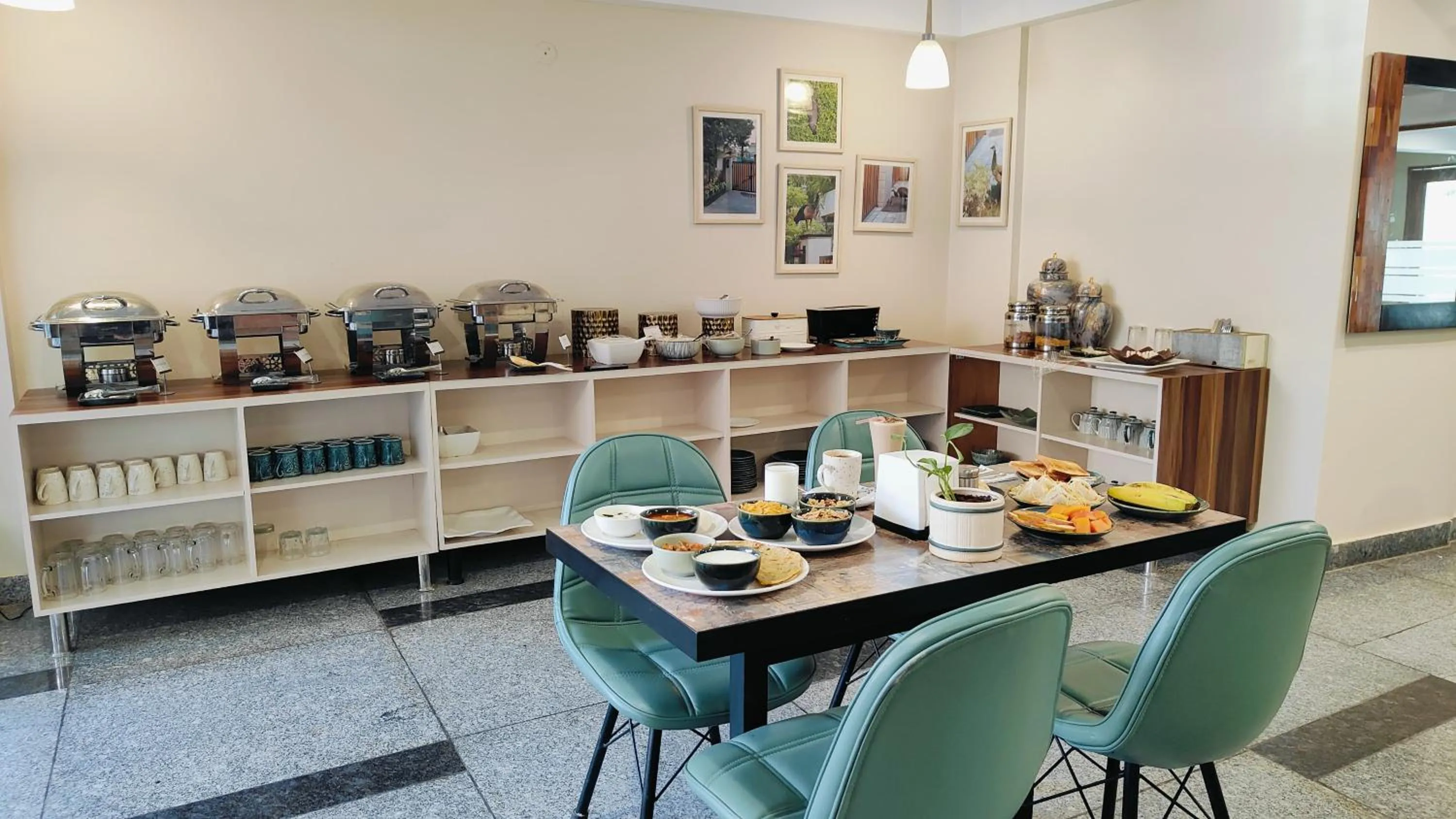 Breakfast in Perch Arbor Cyber City