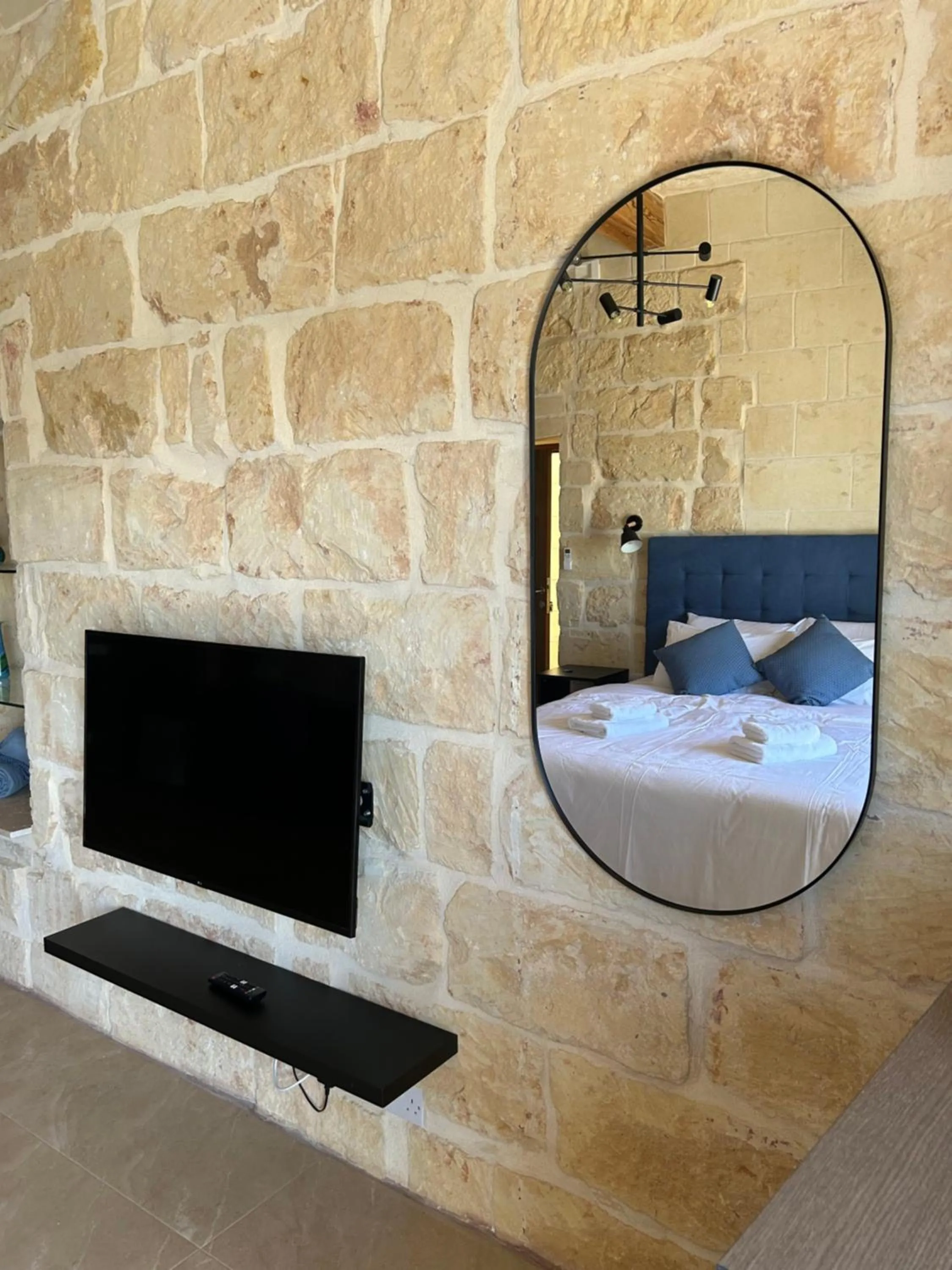 Bed in Sea Holly Gozo