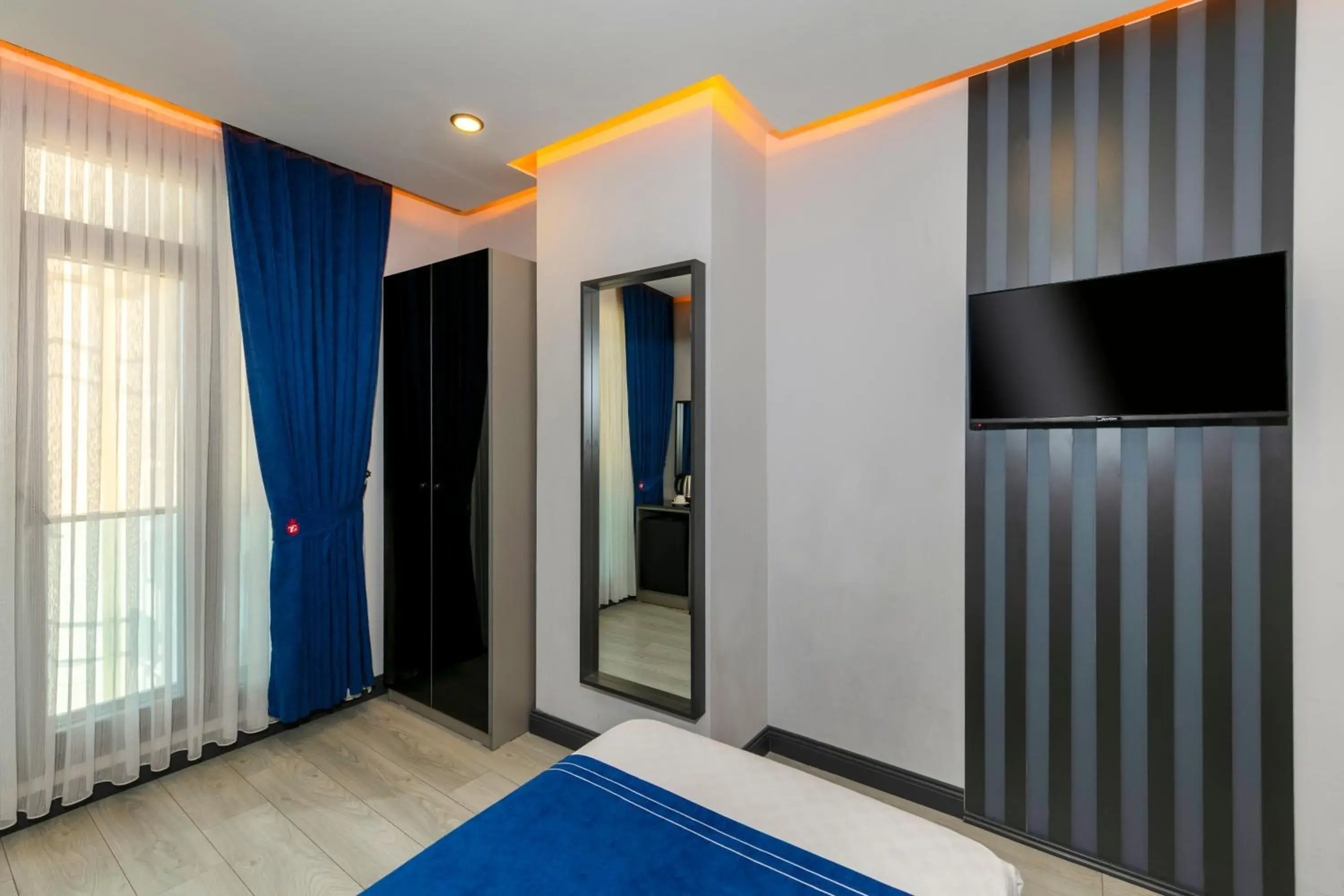 TV and multimedia, Bed in The Great Airport Hotel & Restaurant TV and multimedia, Bed in The Great Airport Hotel & Restaurant