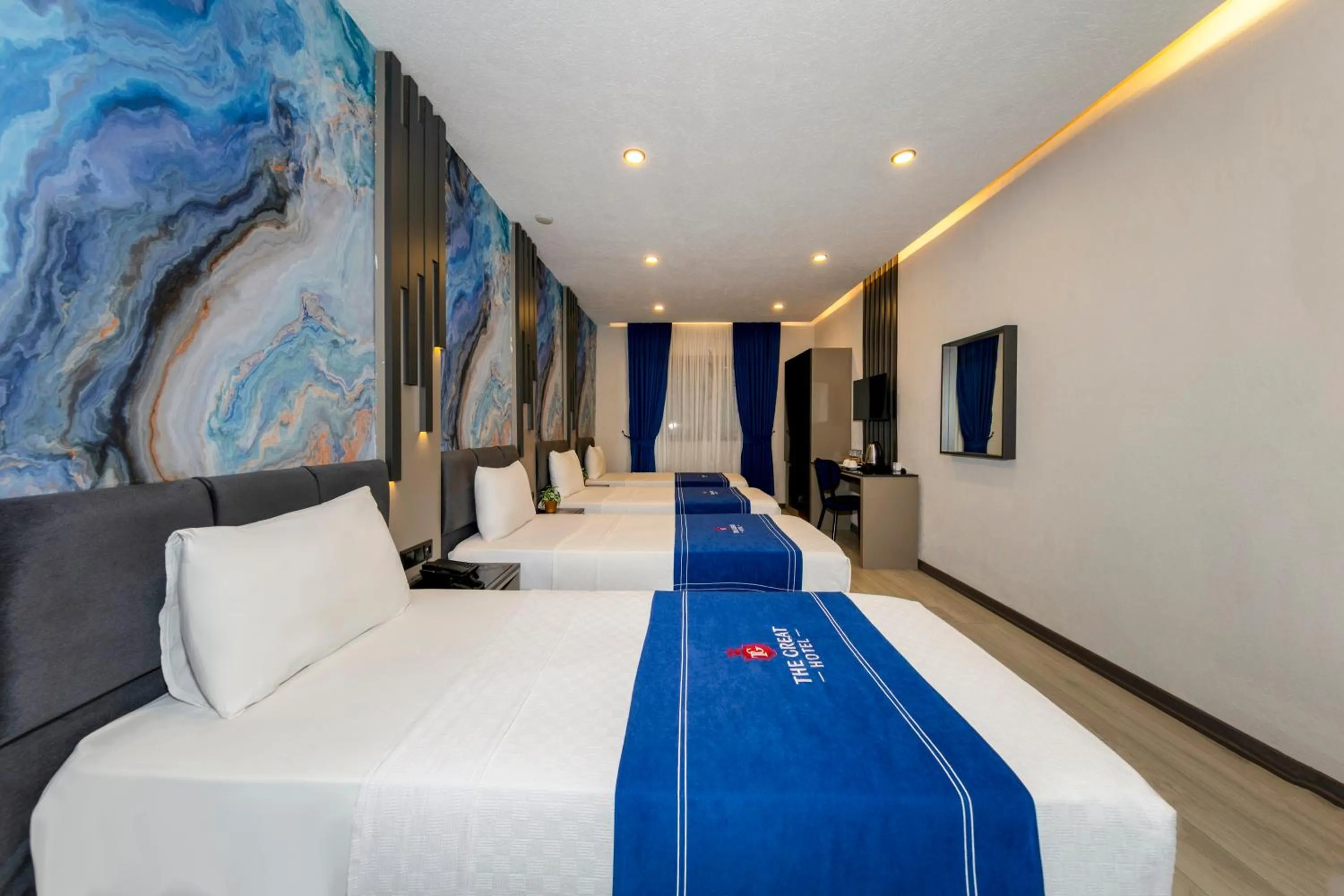 Bed in The Great Airport Hotel & Restaurant