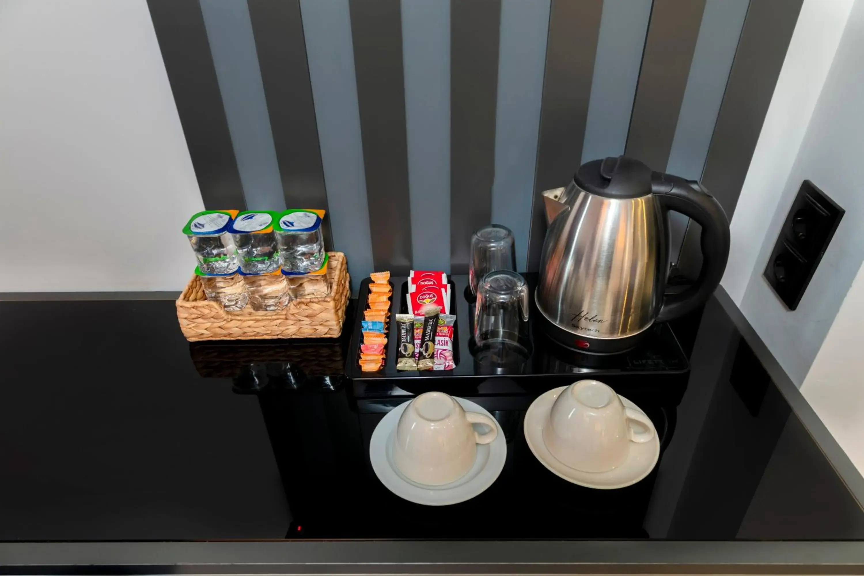 Coffee/tea facilities in The Great Airport Hotel & Restaurant Coffee/tea facilities in The Great Airport Hotel & Restaurant