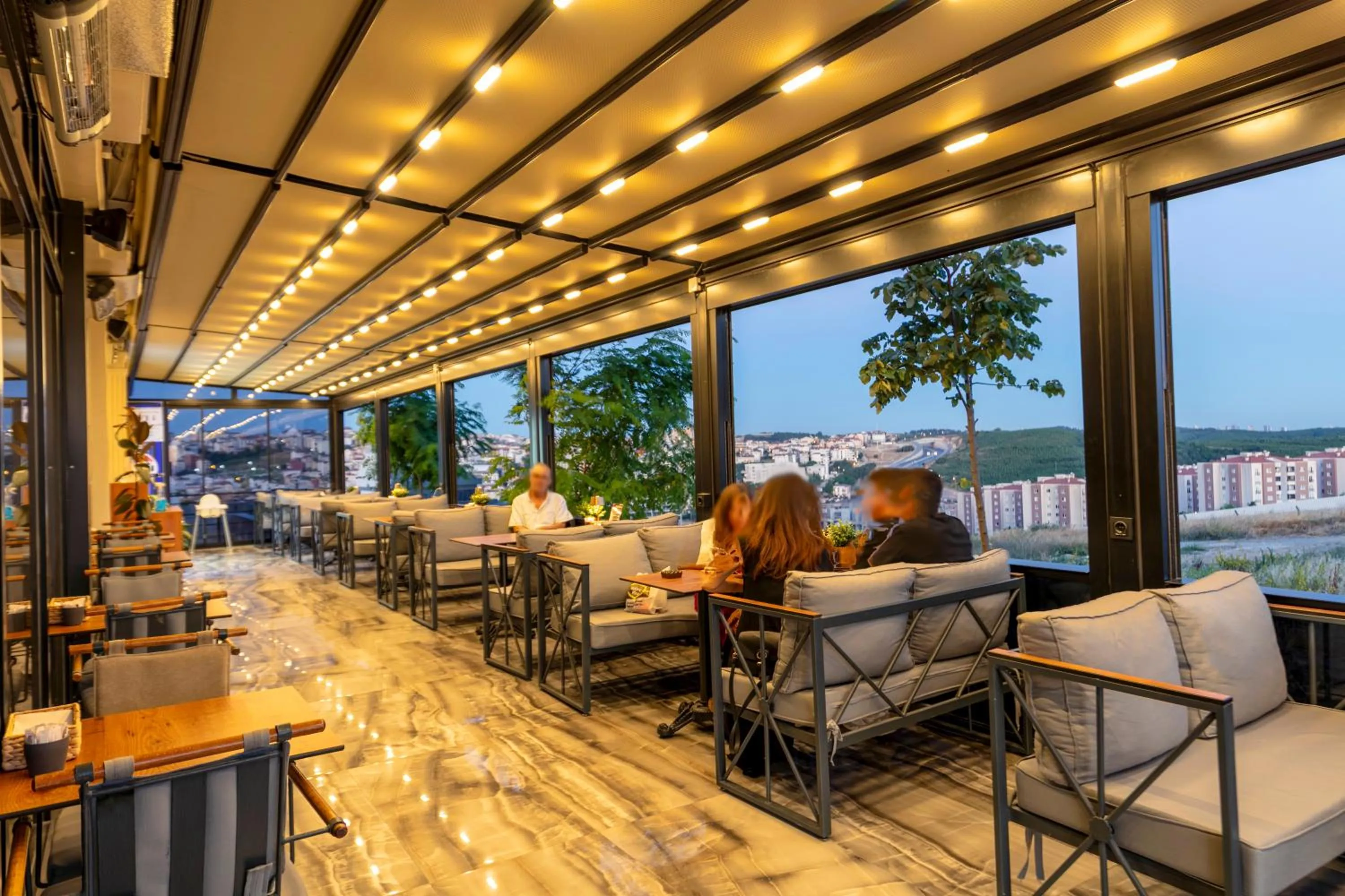 Restaurant/places to eat in The Great Airport Hotel & Restaurant