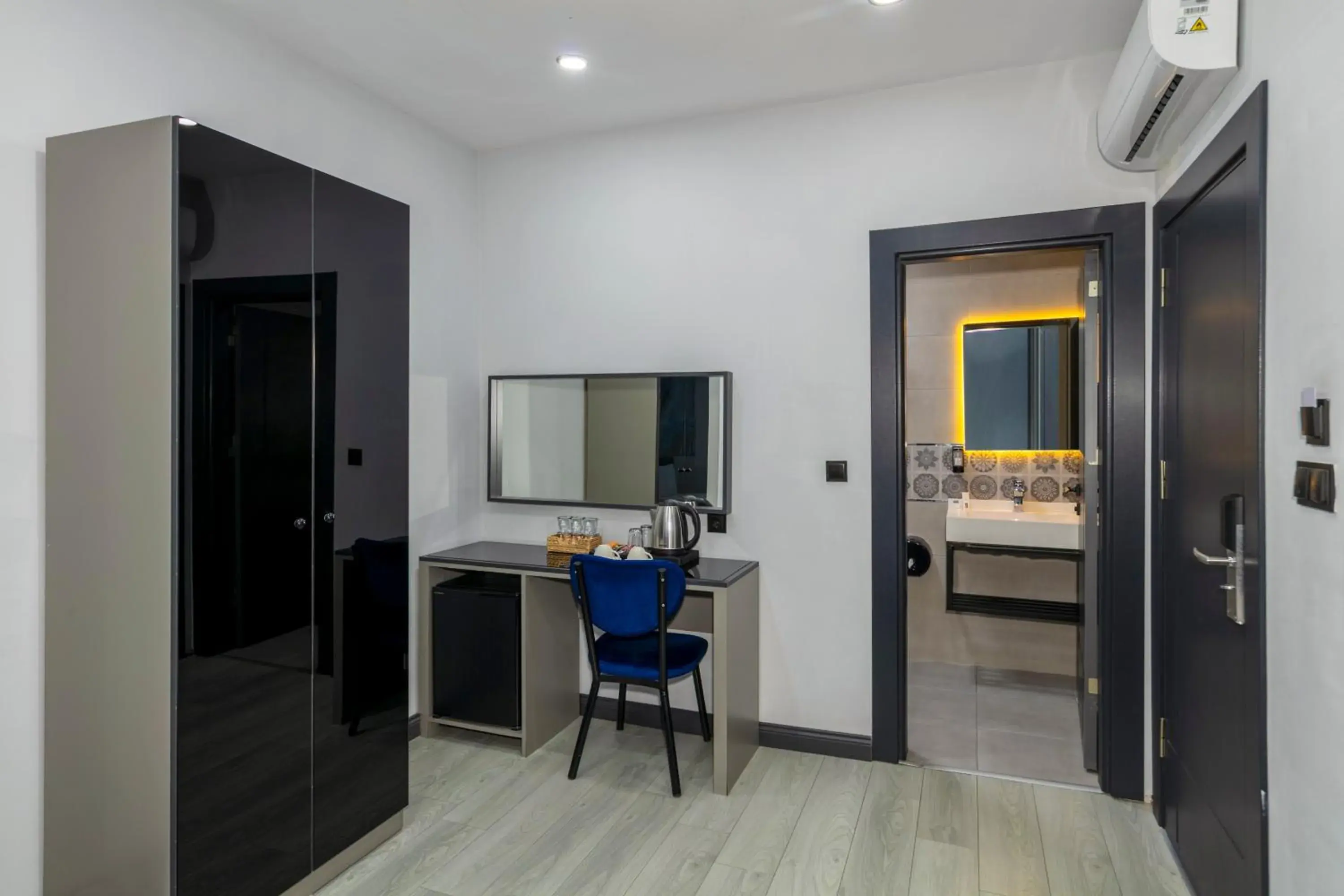 Quadruple Room in The Great Airport Hotel & Restaurant Quadruple Room in The Great Airport Hotel & Restaurant