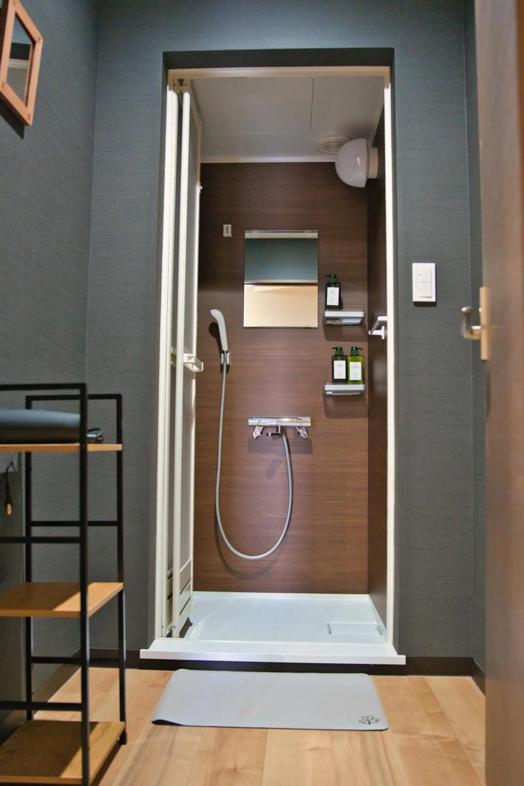 Shower in root hakone