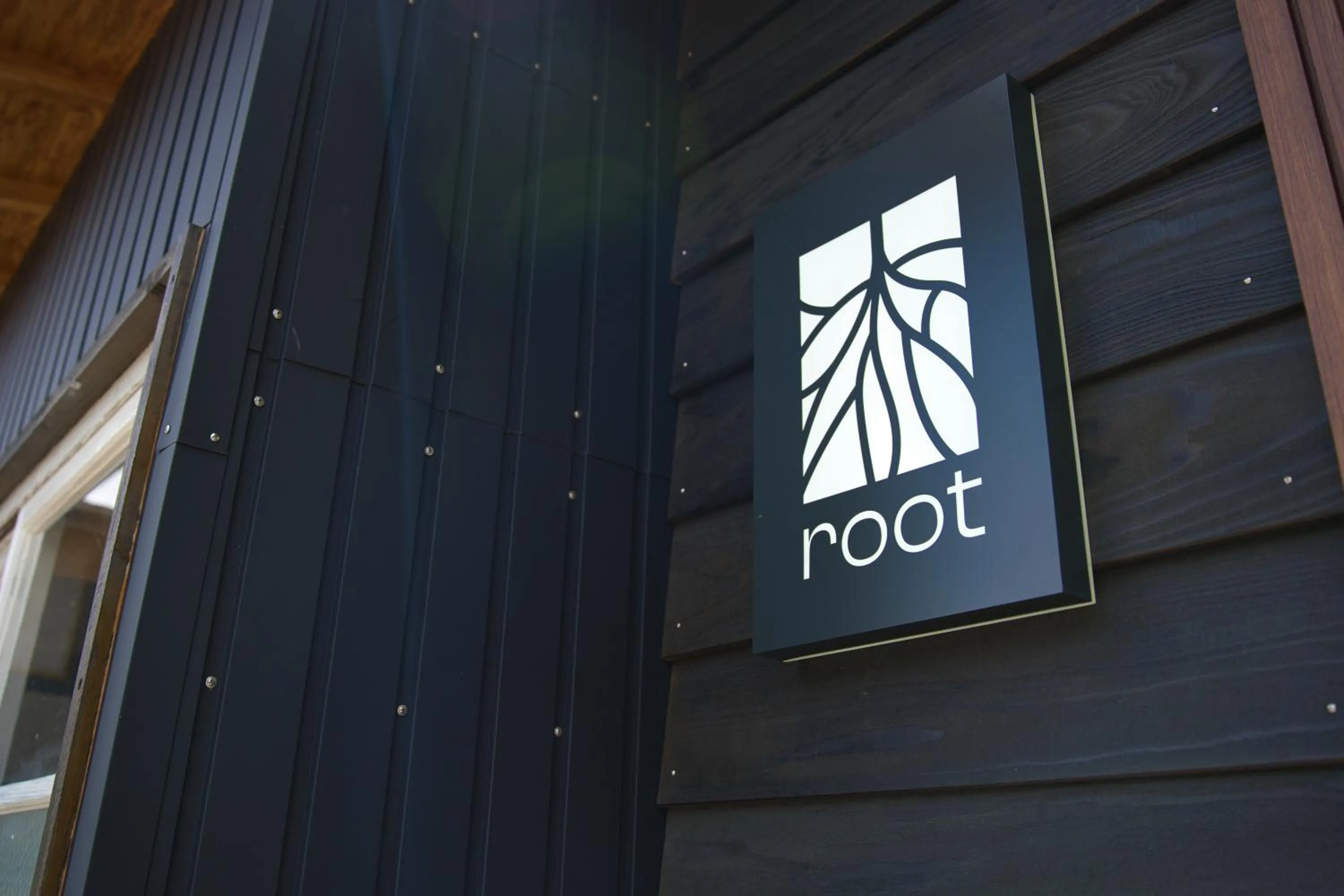 Property building in root hakone