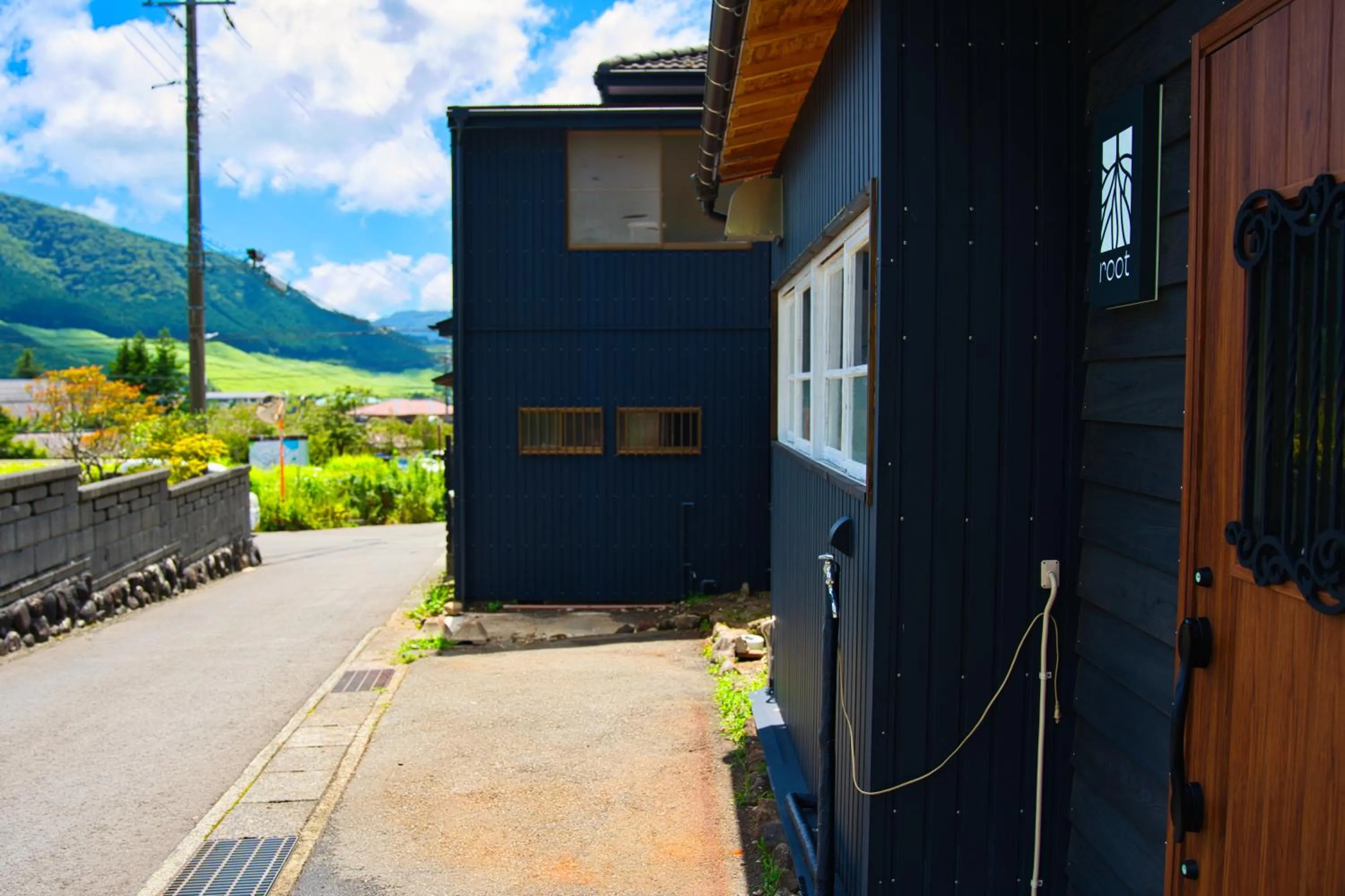Property building in root hakone