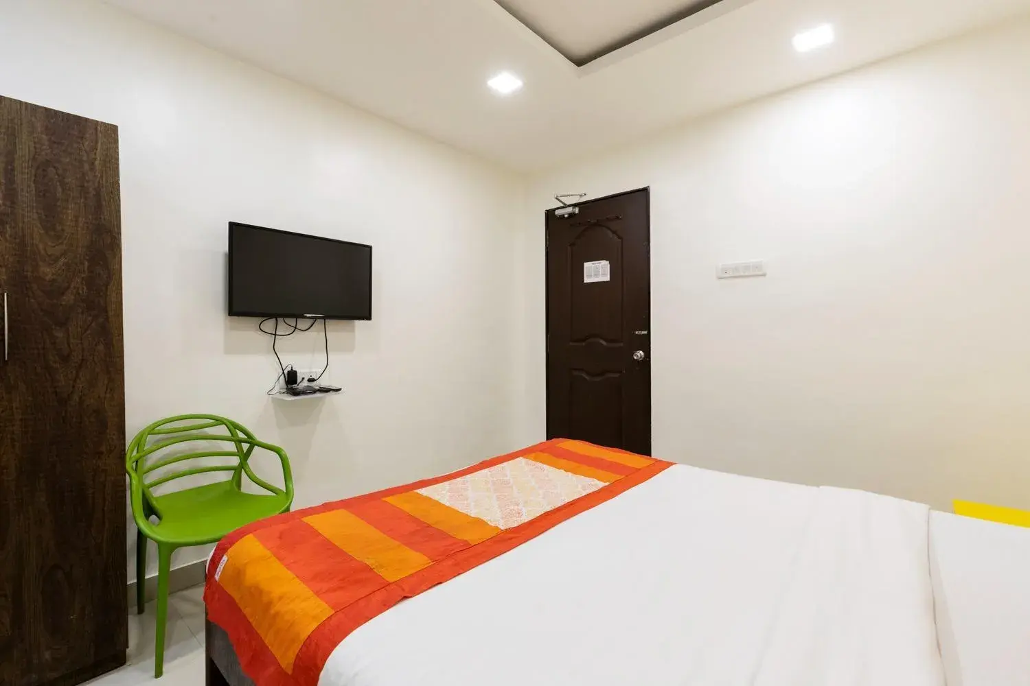 Double Room - single occupancy in Hotel Girgaon Palace Near Chowpatty Beach Double Room - single occupancy in Hotel Girgaon Palace Near Chowpatty Beach
