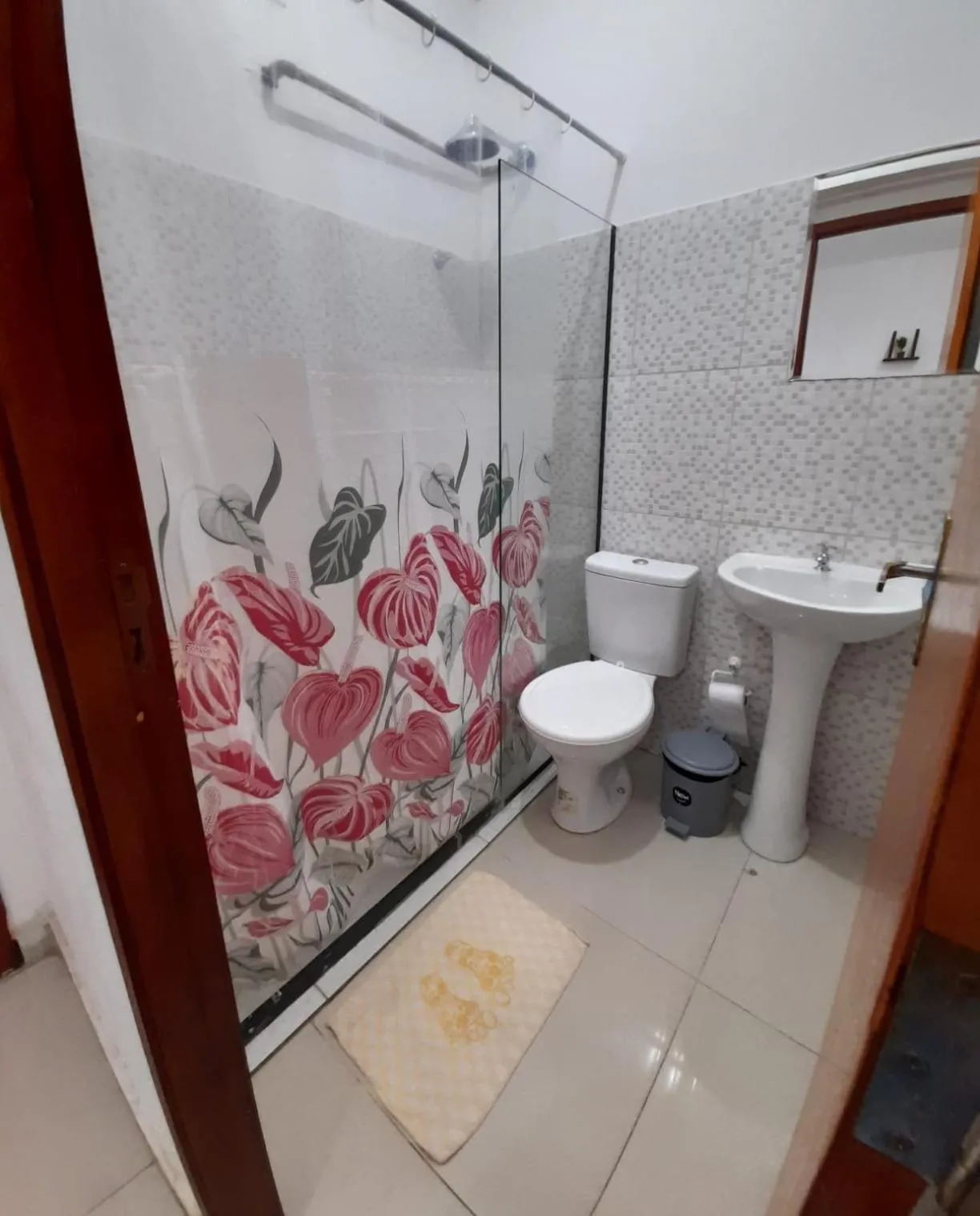 Bathroom in Central Palace Hotel