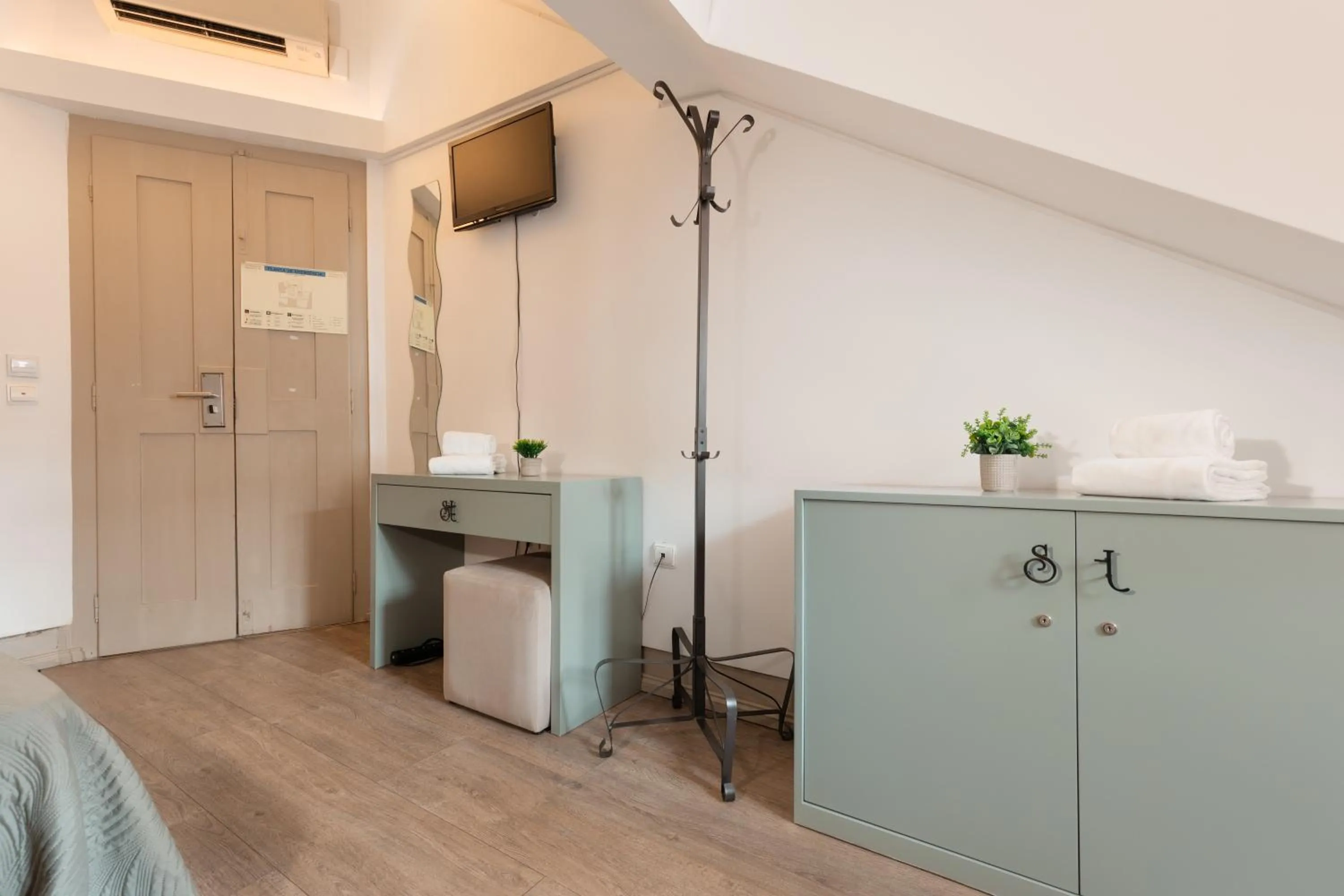 Bed in Serenata Hotel & Hostel Coimbra