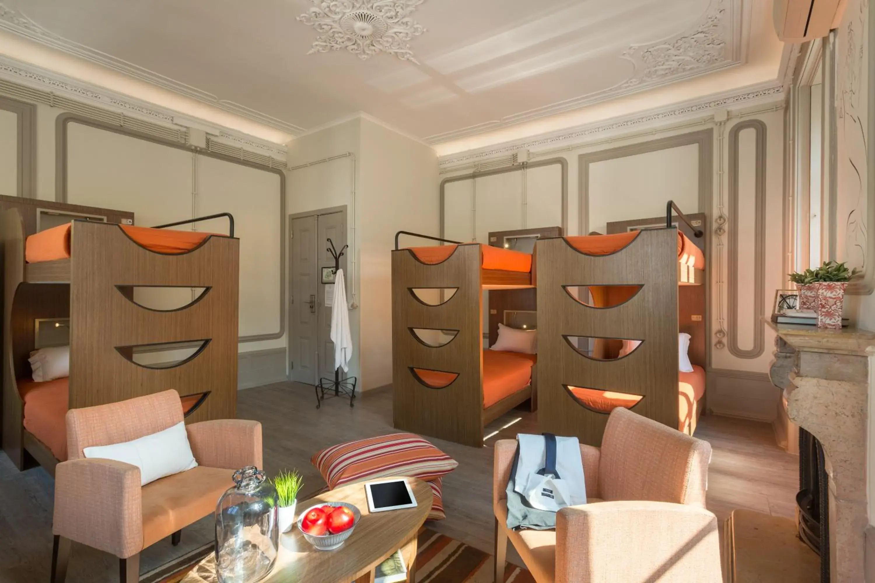 6-Bed Mixed Dormitory Room in Serenata Hotel & Hostel Coimbra 6-Bed Mixed Dormitory Room in Serenata Hotel & Hostel Coimbra