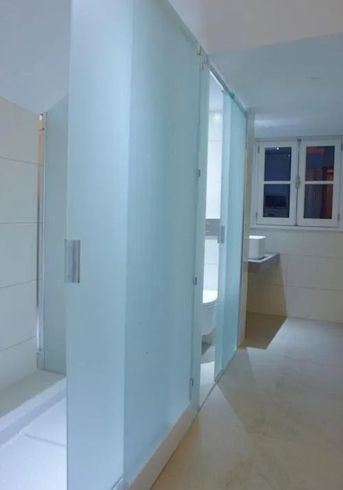 Shower in Serenata Hotel & Hostel Coimbra