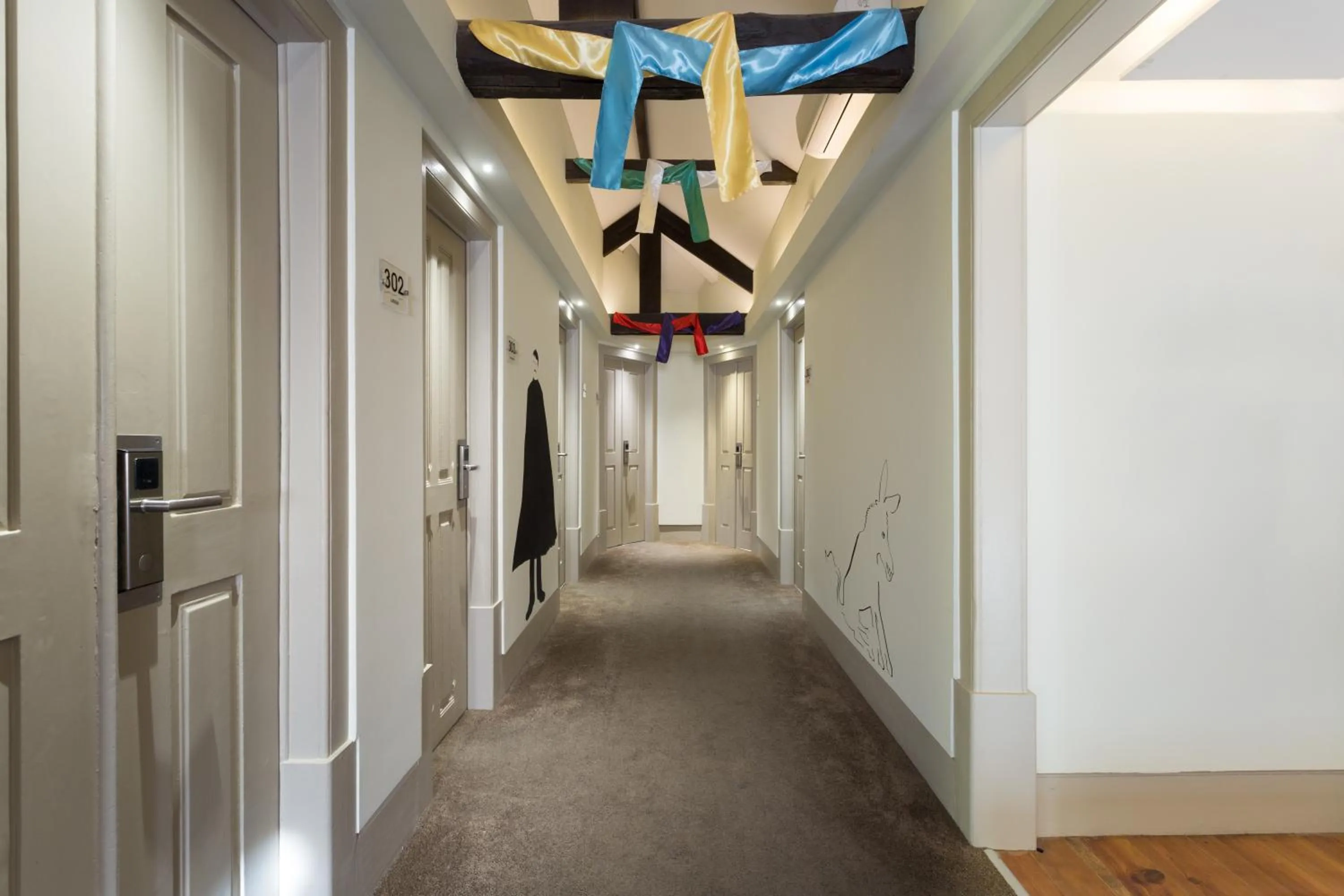 Property building in Serenata Hotel & Hostel Coimbra