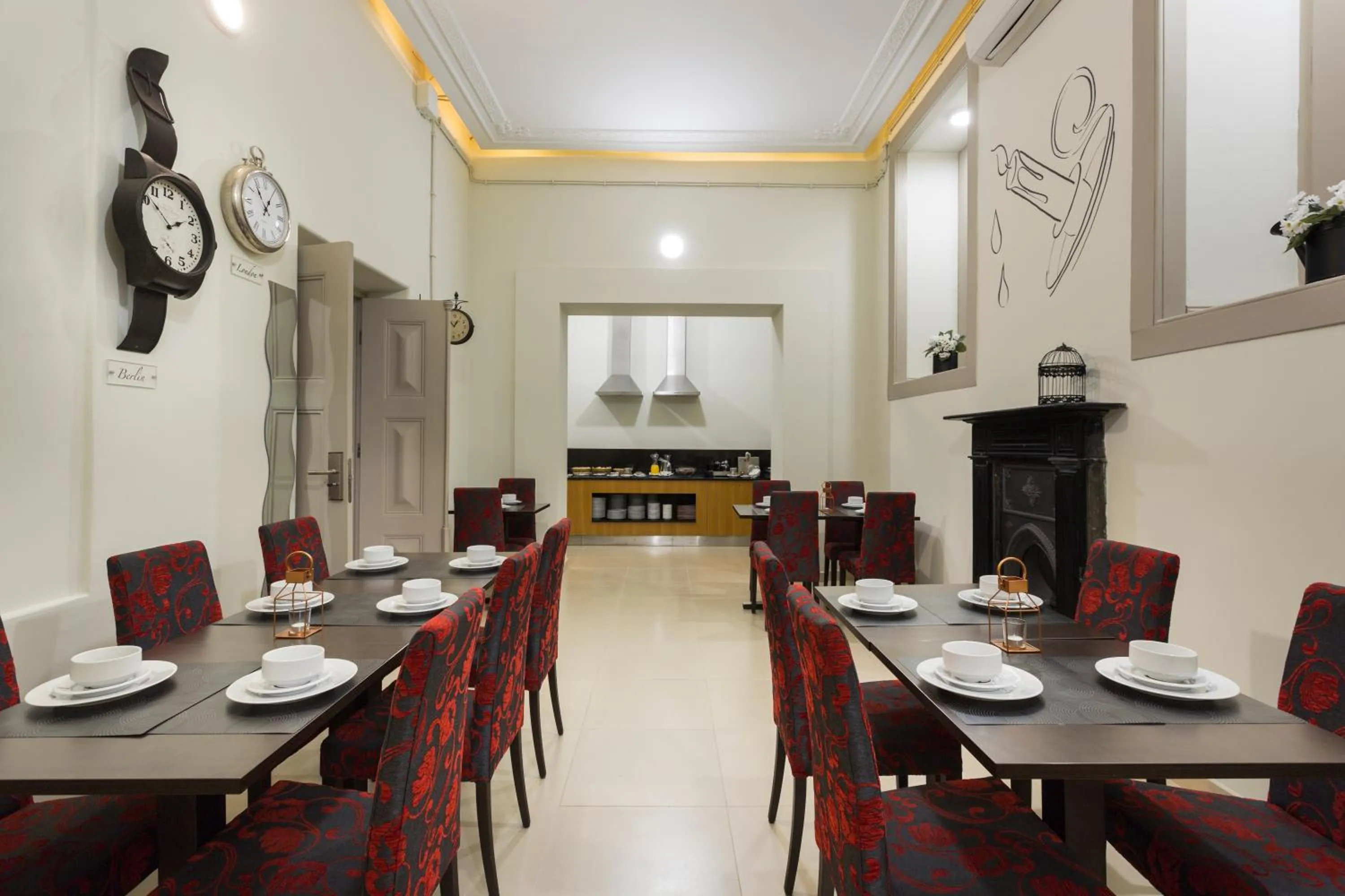 Restaurant/places to eat in Serenata Hotel & Hostel Coimbra