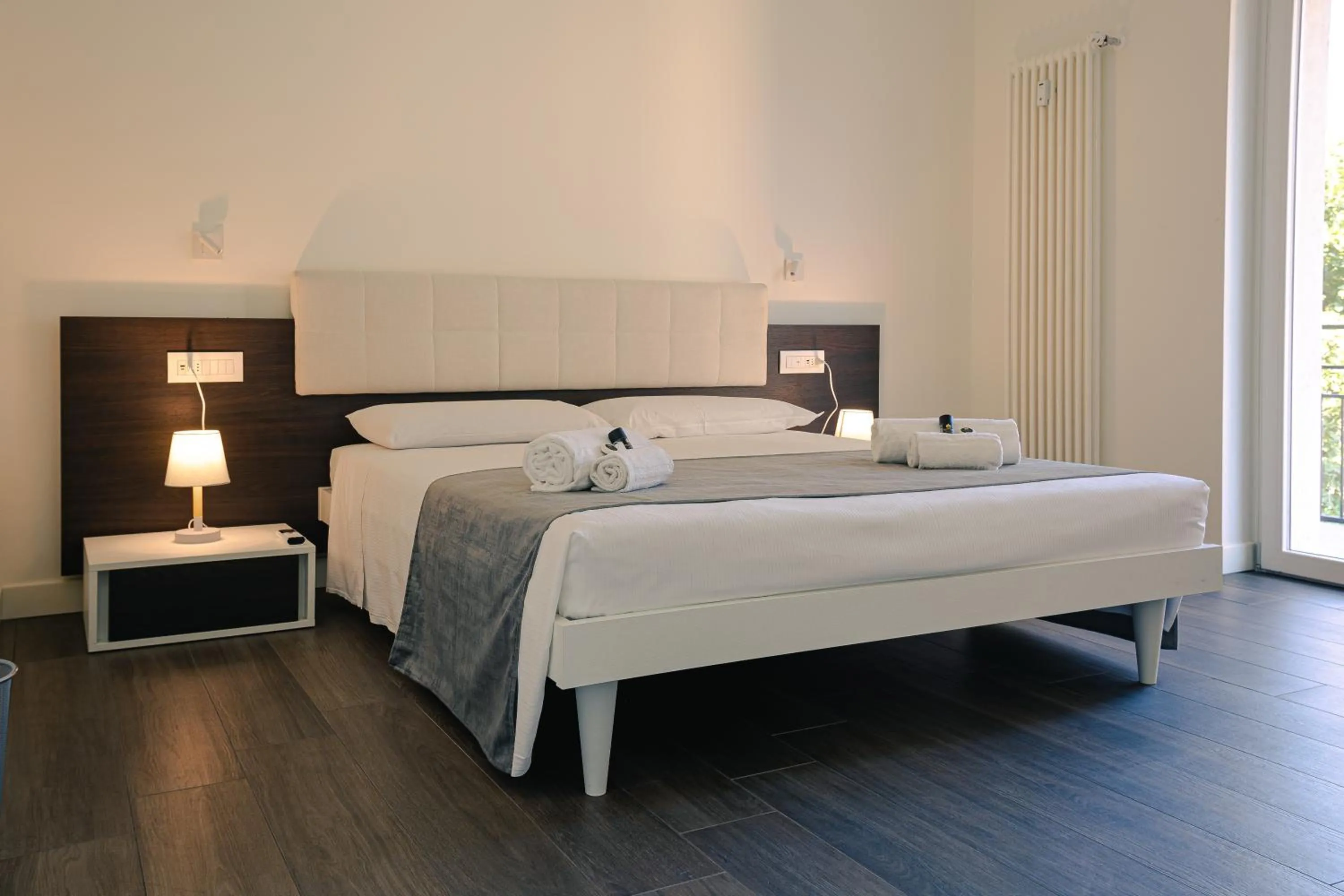 Bed in Verona Centre Suite - Silkeys