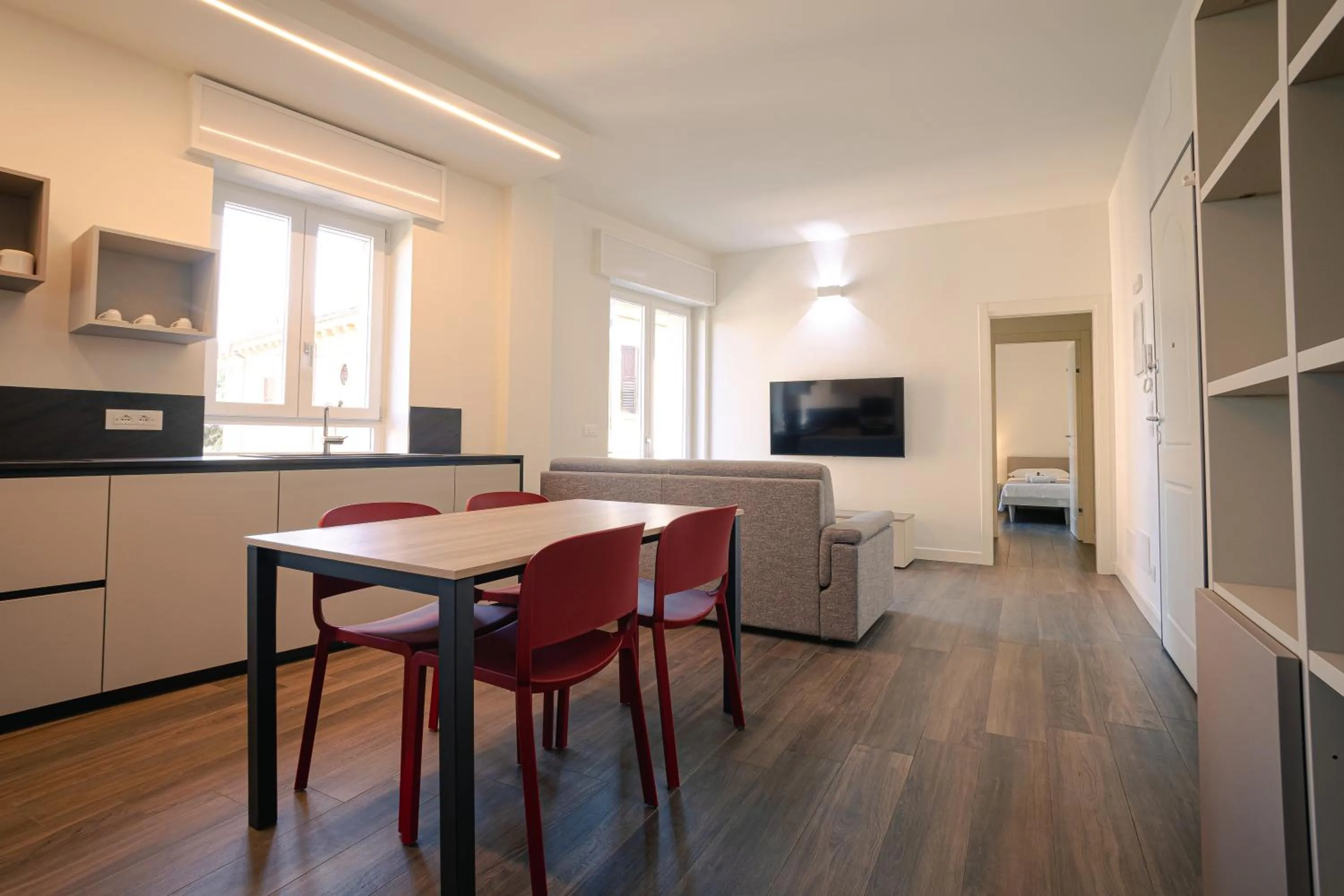 Dining area in Verona Centre Suite - Silkeys